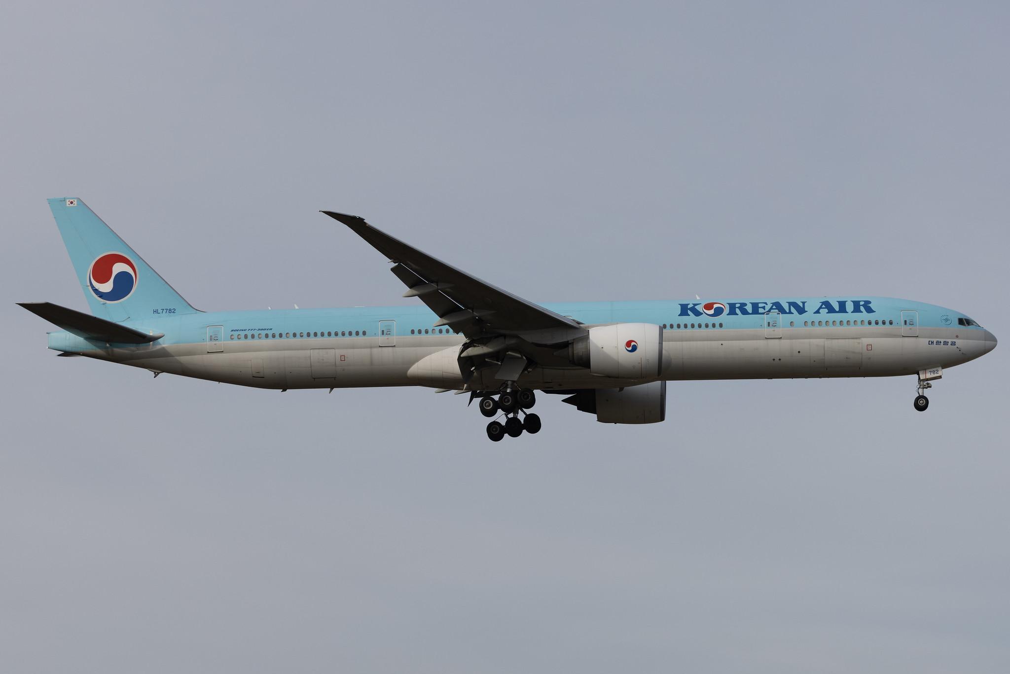 Frankfurt Airport: Korean Air (KE / KAL) | Boeing 777-3B5(ER) B77W | HL7782 | MSN 37643