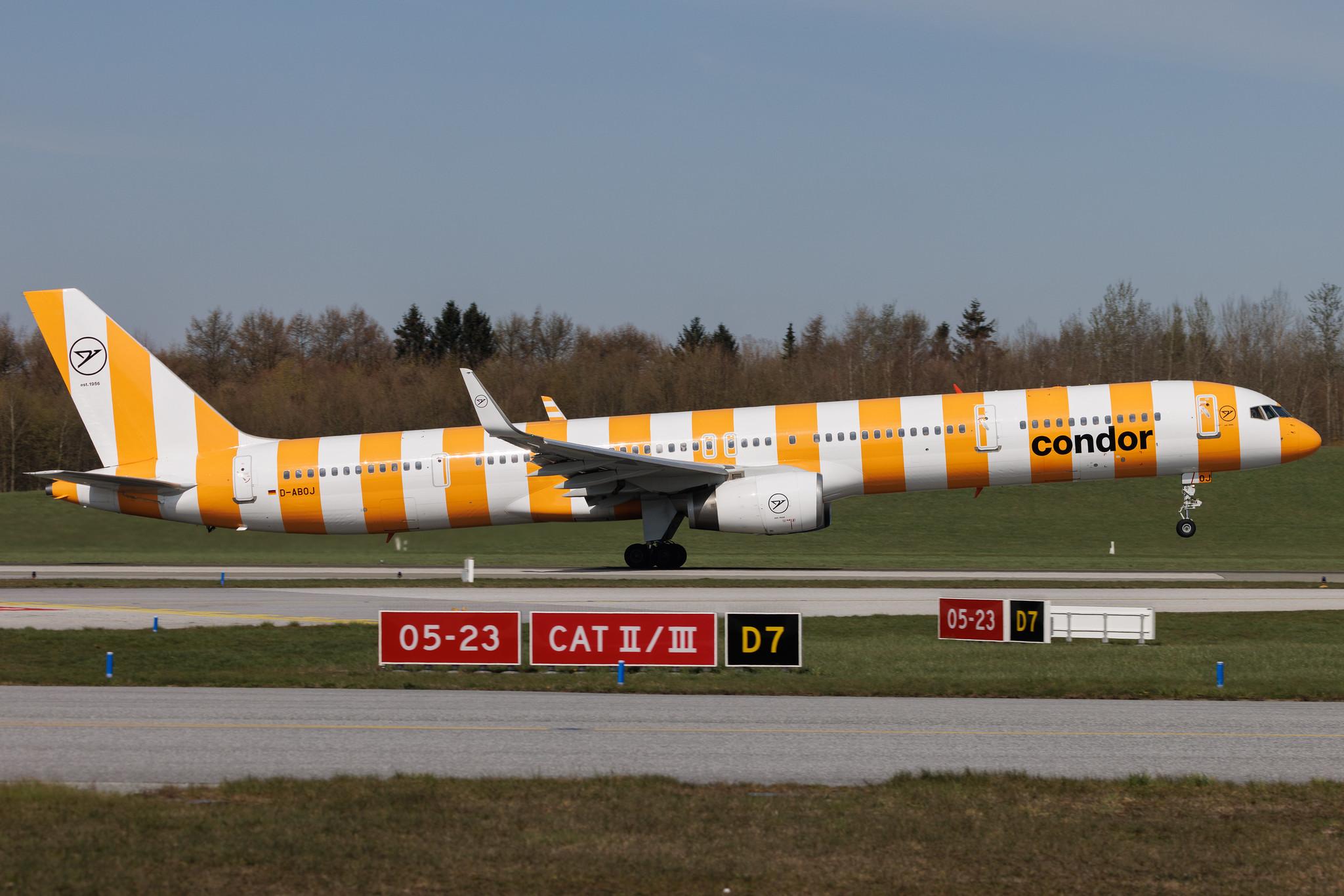 Hamburg Airport: Condor (DE / CFG) | Boeing 757-330 B753 | D-ABOJ | MSN 29019