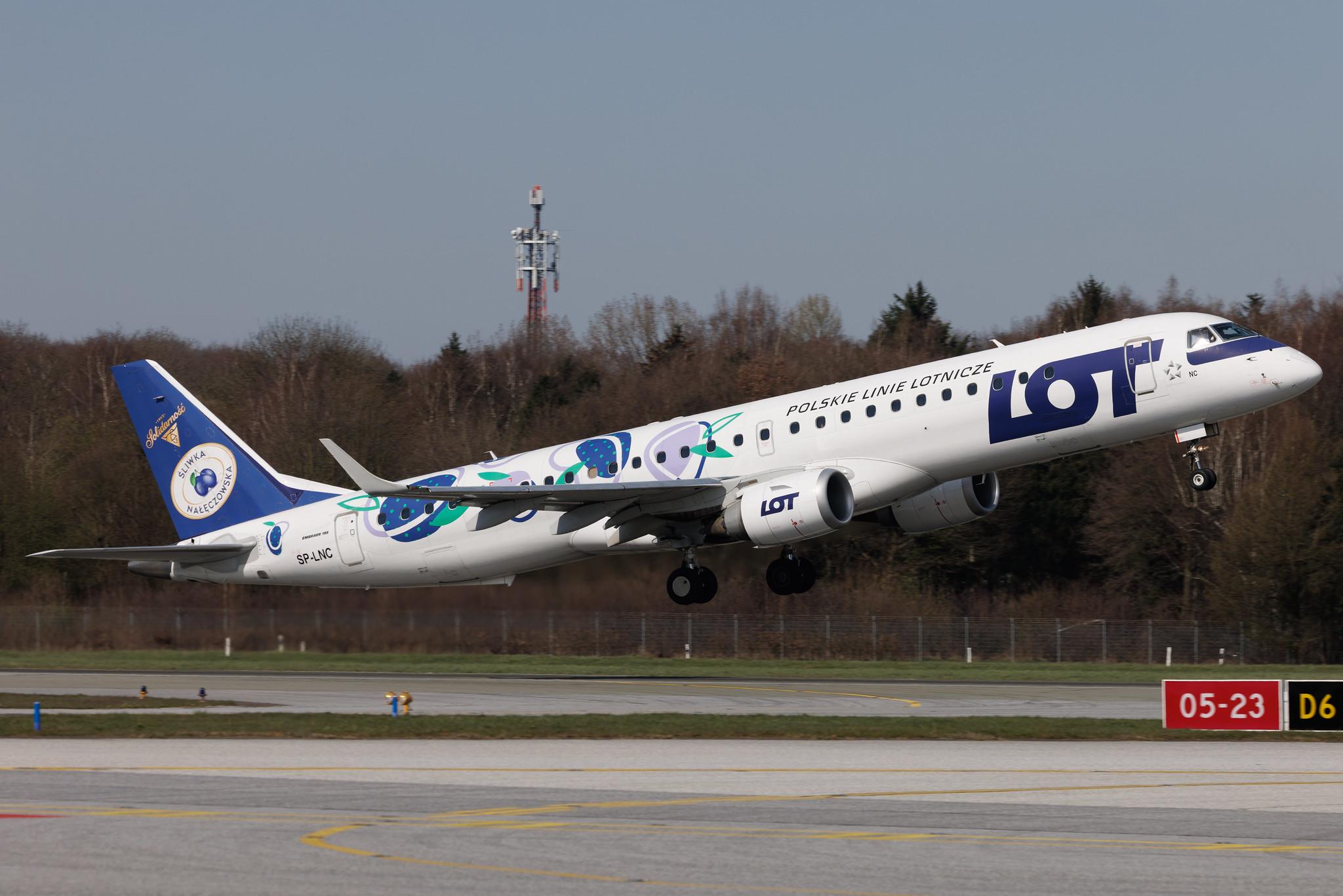 Hamburg Airport: LOT (LO / LOT) | Livery: Sliwka Naleczowska Livery | Embraer E195LR E195 | SP-LNC | MSN 19000462