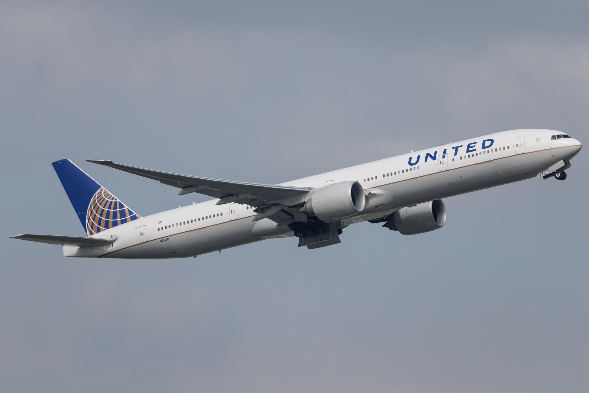 Frankfurt Airport: United Airlines (UA / UAL) | Boeing 777-322(ER) B77W | N2138U | MSN 62649