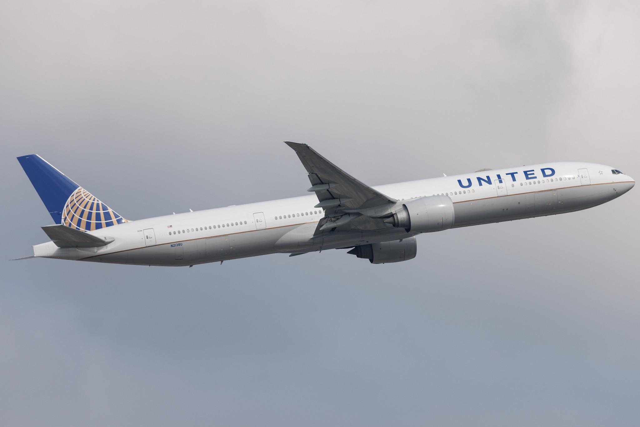 Frankfurt Airport: United Airlines (UA / UAL) | Boeing 777-322(ER) B77W | N2138U | MSN 62649