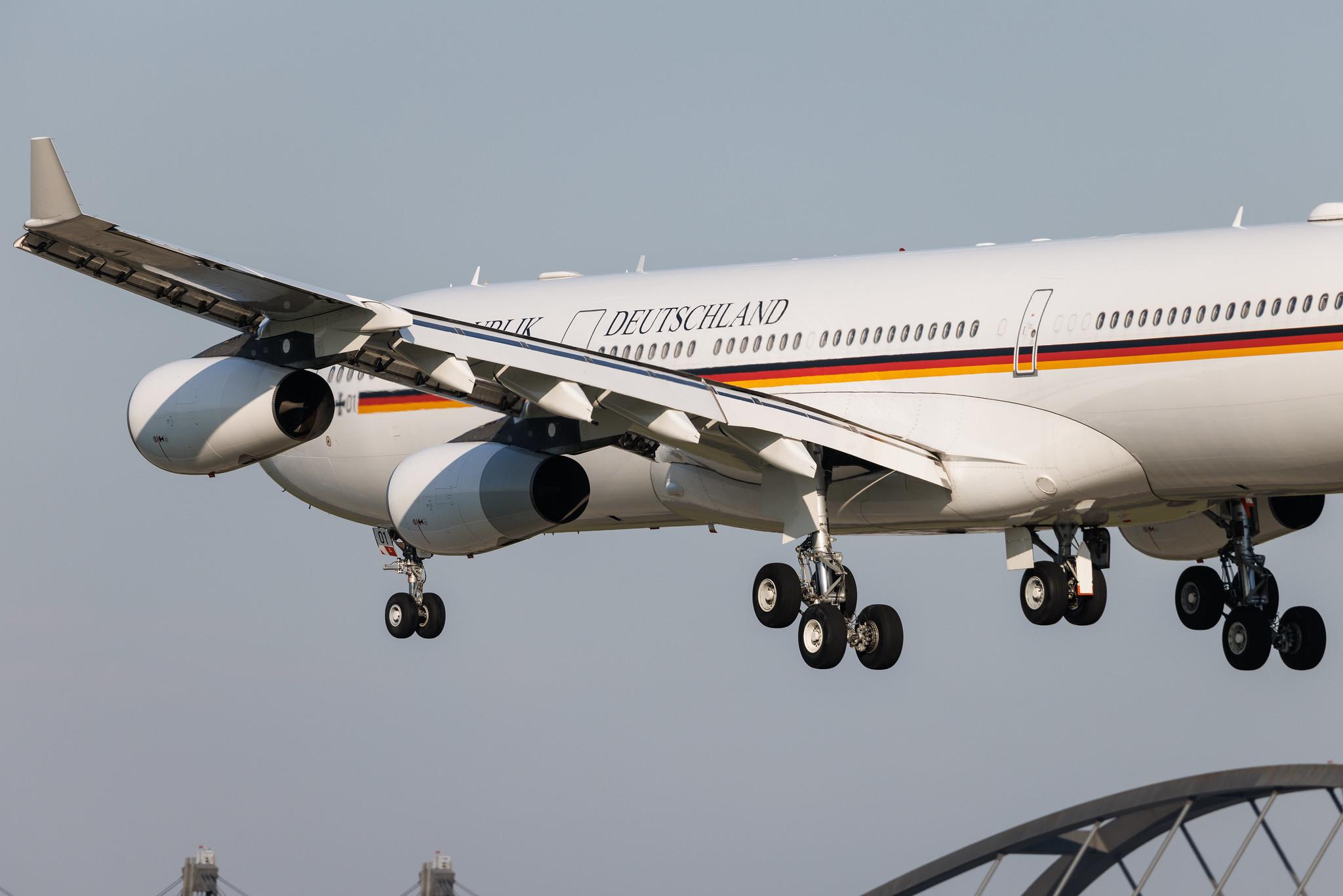 Hamburg Airport: German Air Force (/ GAF) | Airbus A340-313 A343 | 16+01 | MSN 274