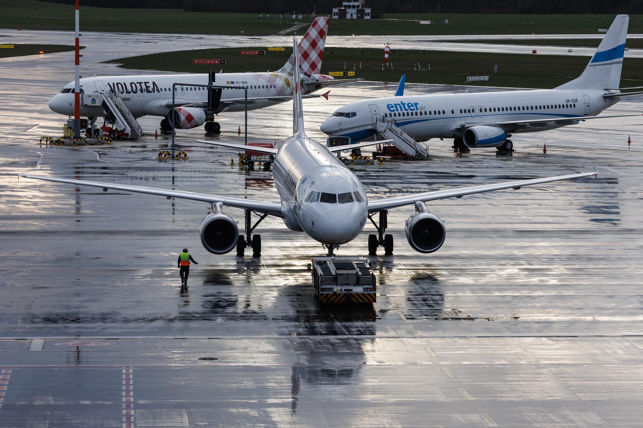 Hamburg Airport: Brussels Airlines (SN / BEL) | Airbus A319-111 A319 | OO-SSX | MSN 2260
