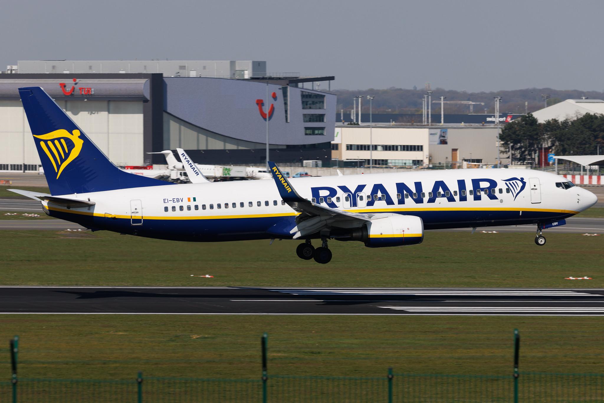 Brussels Airport: Ryanair (FR / RYR) | Boeing 737-8AS B738 | EI-EBV | MSN 35009