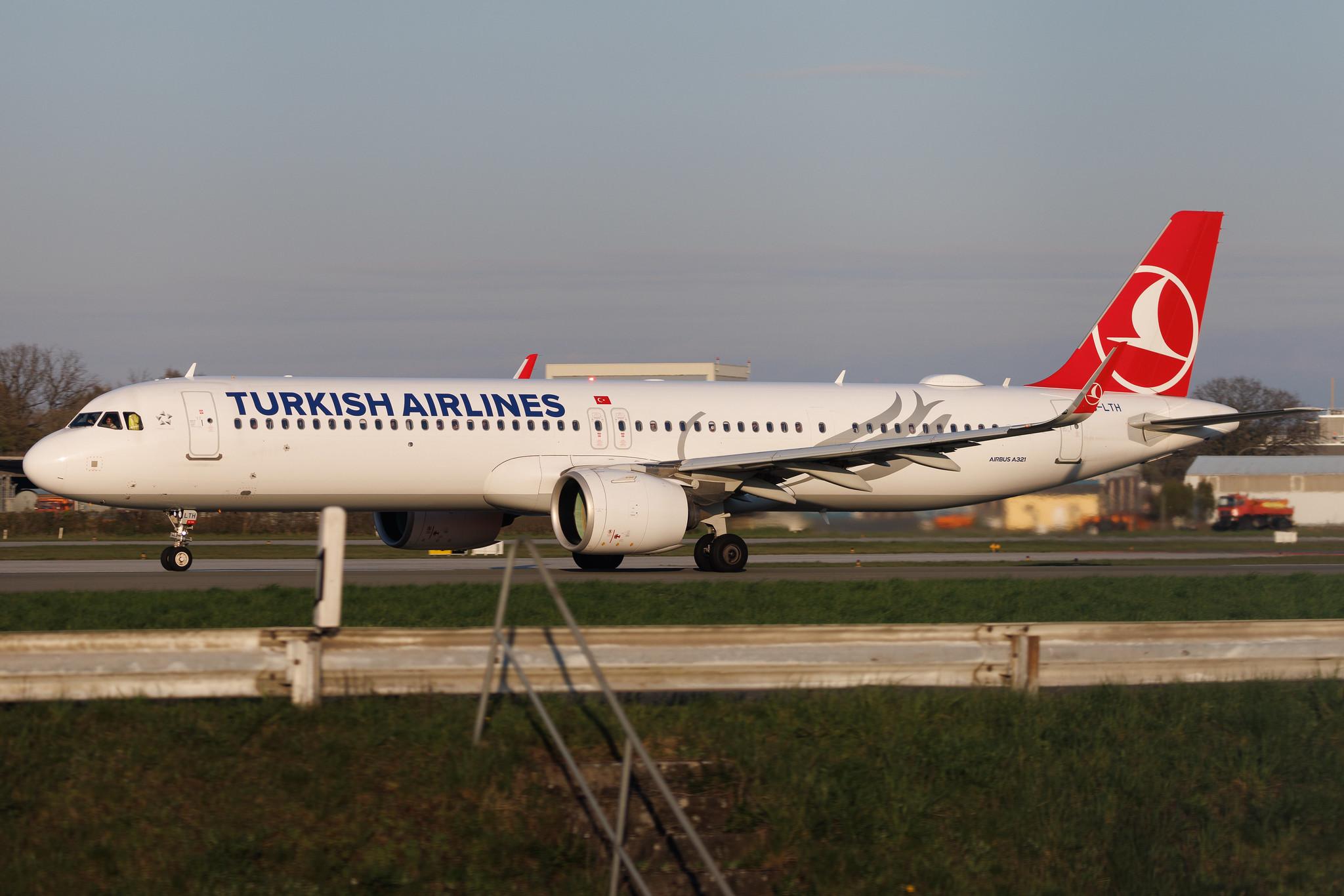 Hamburg Airport: Turkish Airlines (TK / THY) | Airbus A321-271NX A21N | TC-LTH | MSN 10382