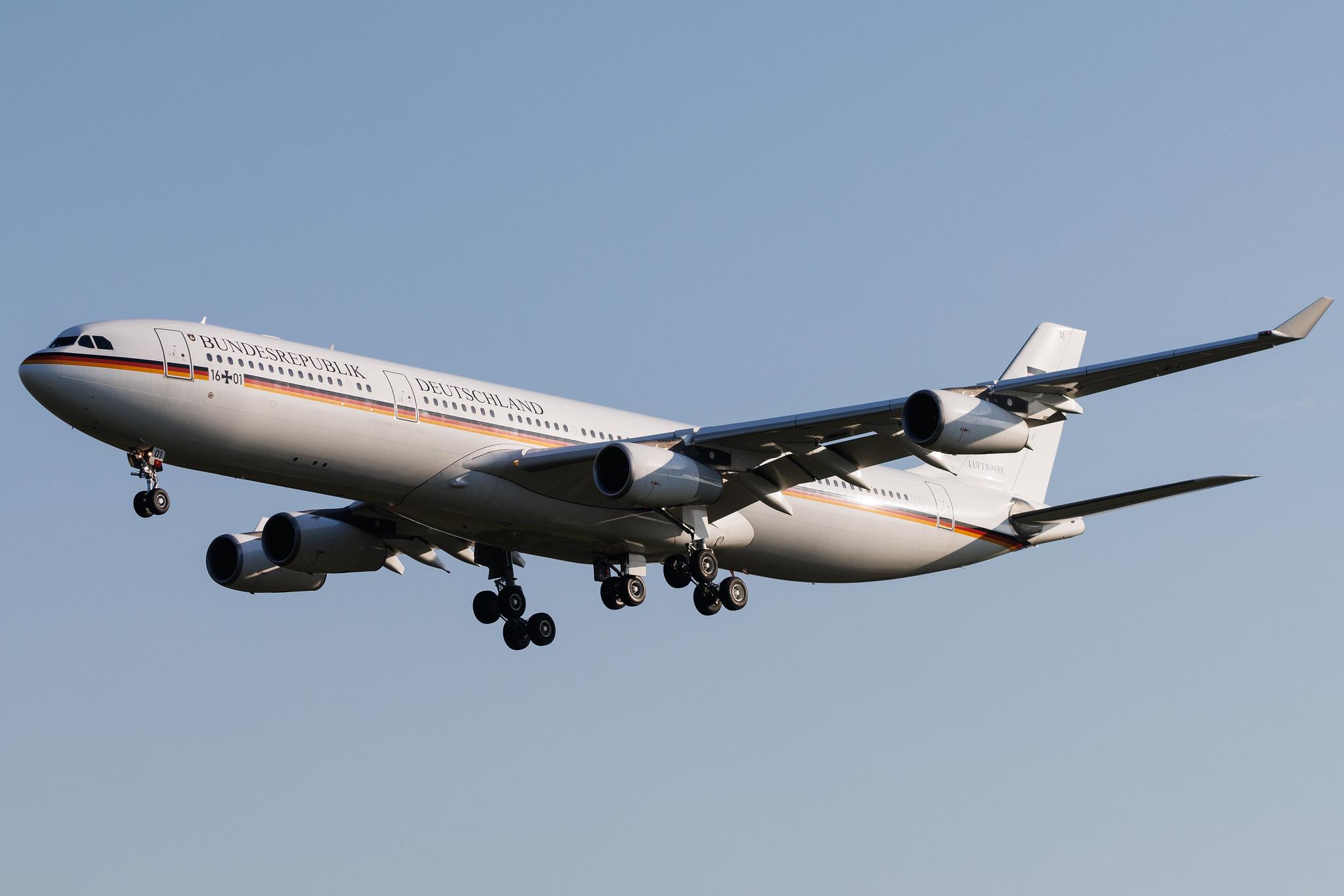 Hamburg Airport: German Air Force (/ GAF) | Airbus A340-313 A343 | 16+01 | MSN 274