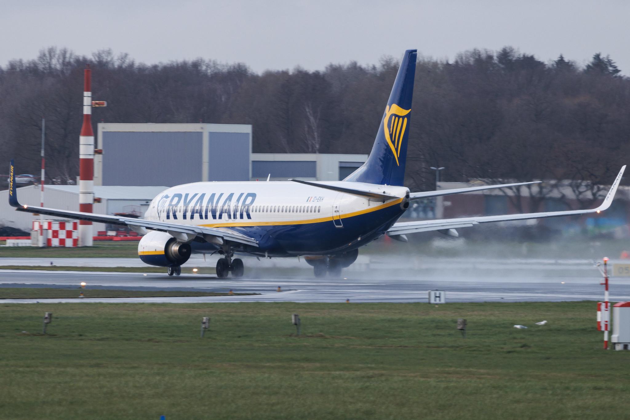 Hamburg Airport: Ryanair (FR / RYR) |  Boeing 737-8AS B738 | EI-EKH | MSN 38493