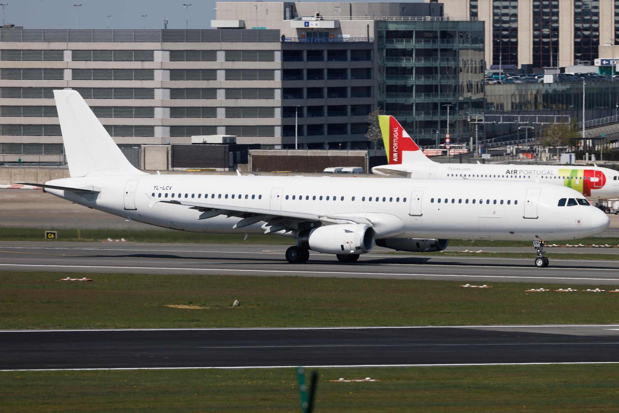 Brussels Airport: AnadoluJet  | Airbus A321-231 A321 | YL-LCV | MSN 02216