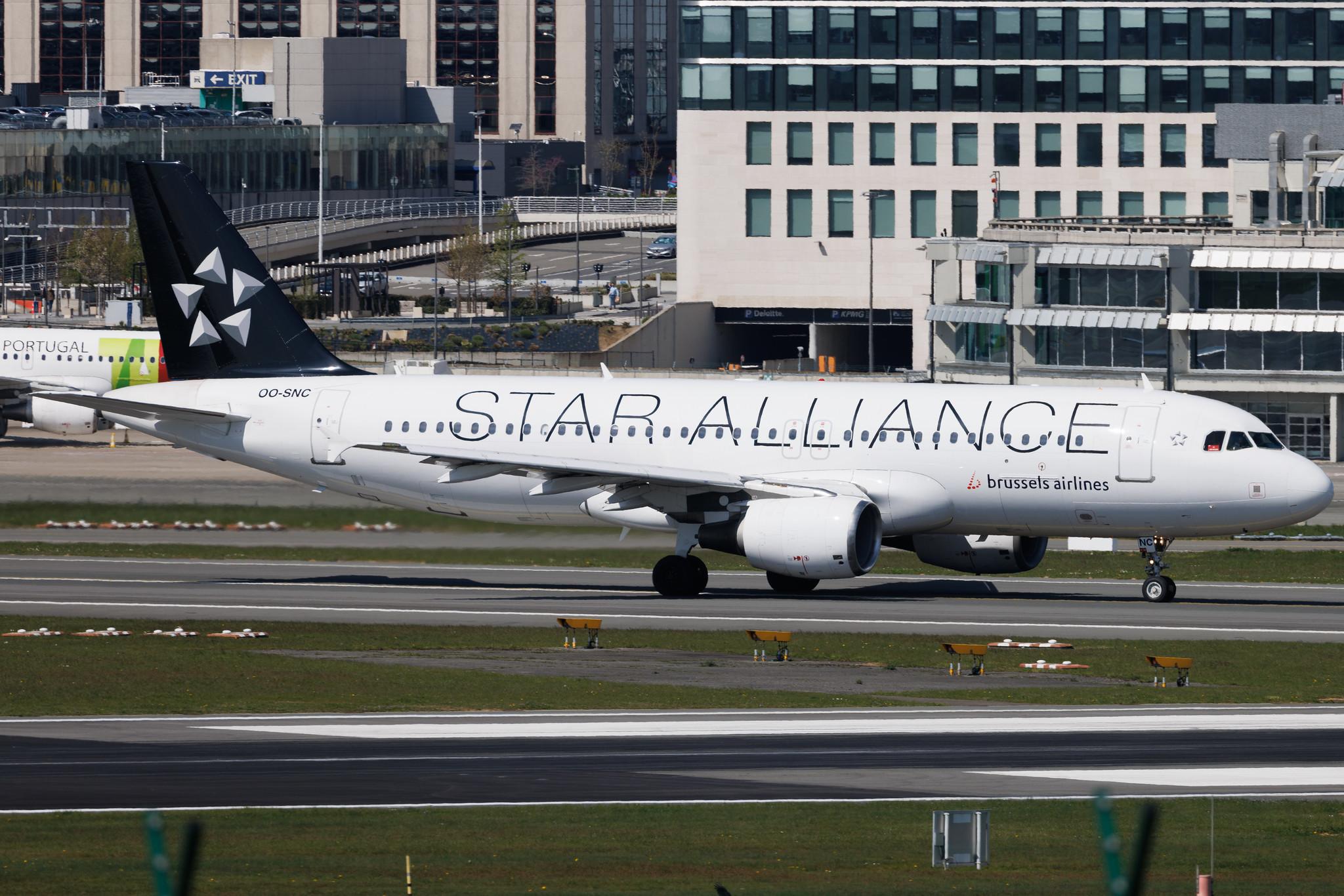 Brussels Airport: Brussels Airlines (SN / BEL) | Livery: Star Alliance Livery | Airbus A320-214 A320 | OO-SNC | MSN 1797