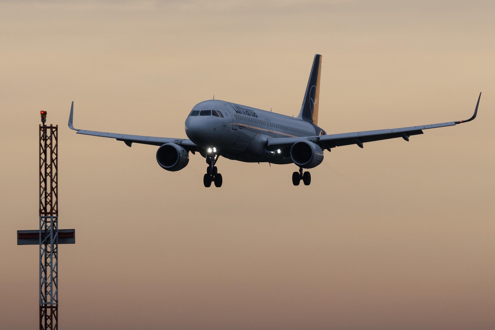 Brussels Airport: Lufthansa (LH / DLH) | Airbus A320-214 A320 | D-AIWG | MSN 8902