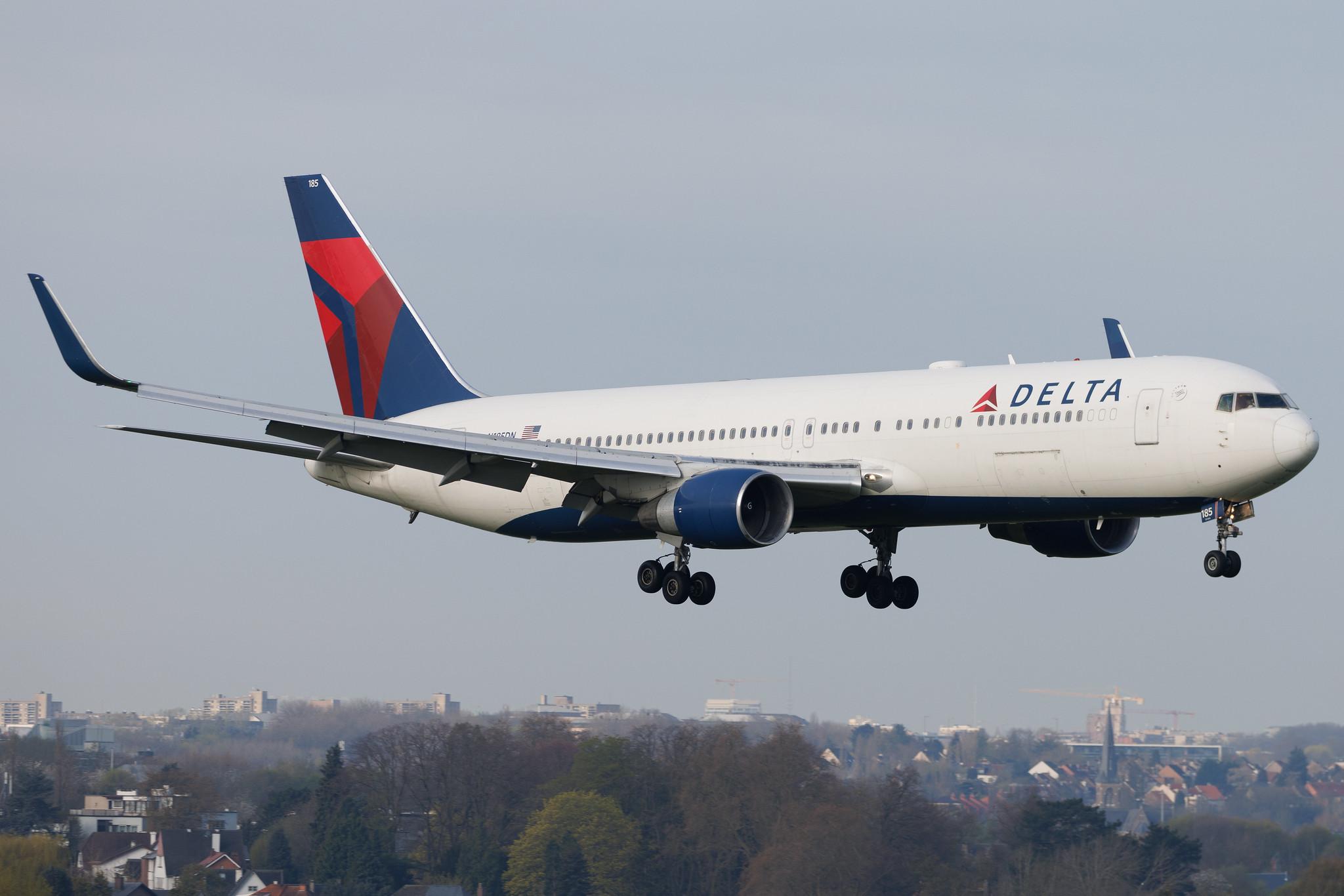 Brussels Airport: Delta Air Lines (DL / DAL) | Boeing 767-332(ER) B763 | N185DN | MSN 27961