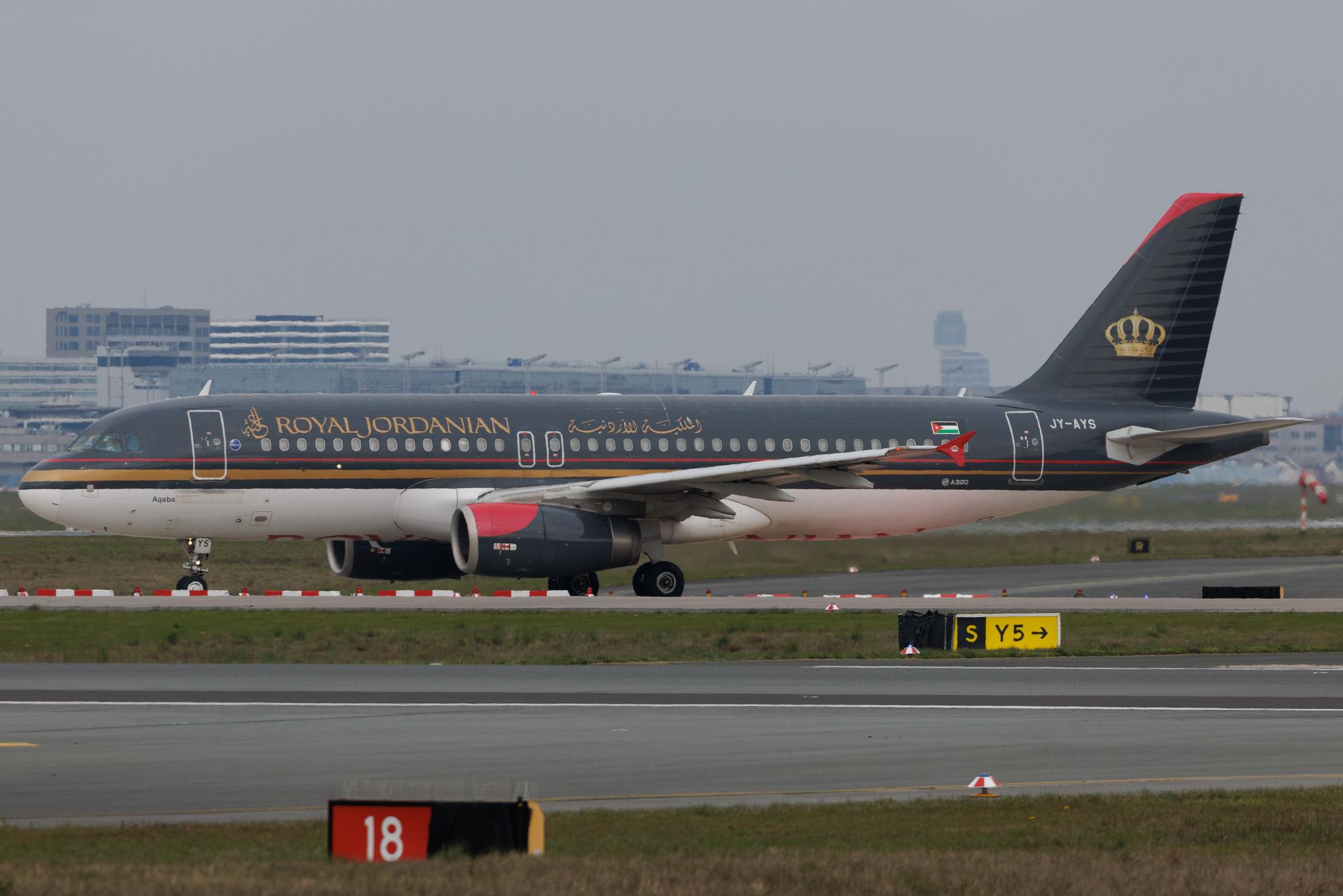 Frankfurt Airport: Royal Jordanian (RJ / RJA) | Airbus A320-232 A320 | JY-AYS | MSN 4853