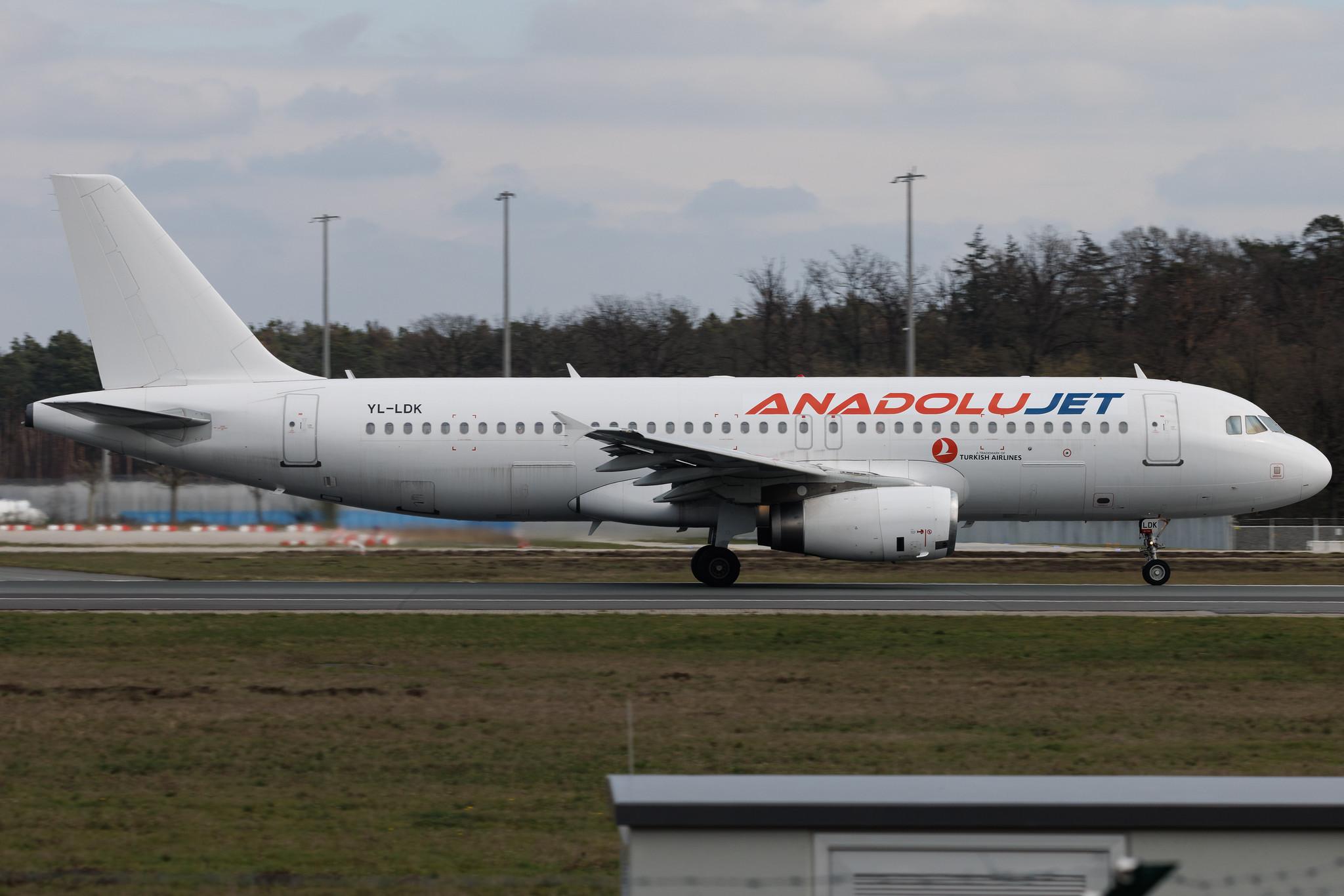 Frankfurt Airport: AnadoluJet (TK / THY) | Operator: Turkish Airlines | Airbus A320-232 A320 | YL-LDK | MSN 04372