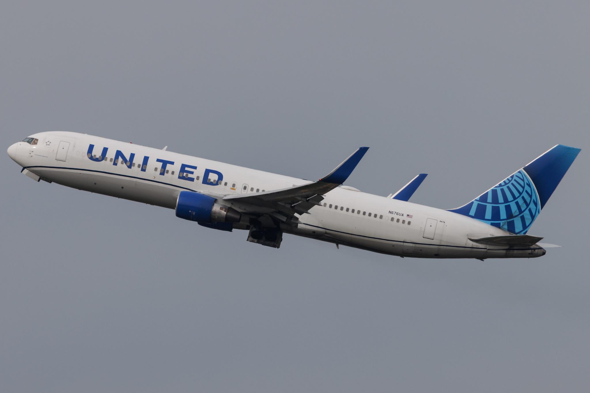 Flughafen Zürich: United Airlines (UA / UAL) | Boeing 767-322(ER) B763 | N676UA | MSN 30028
