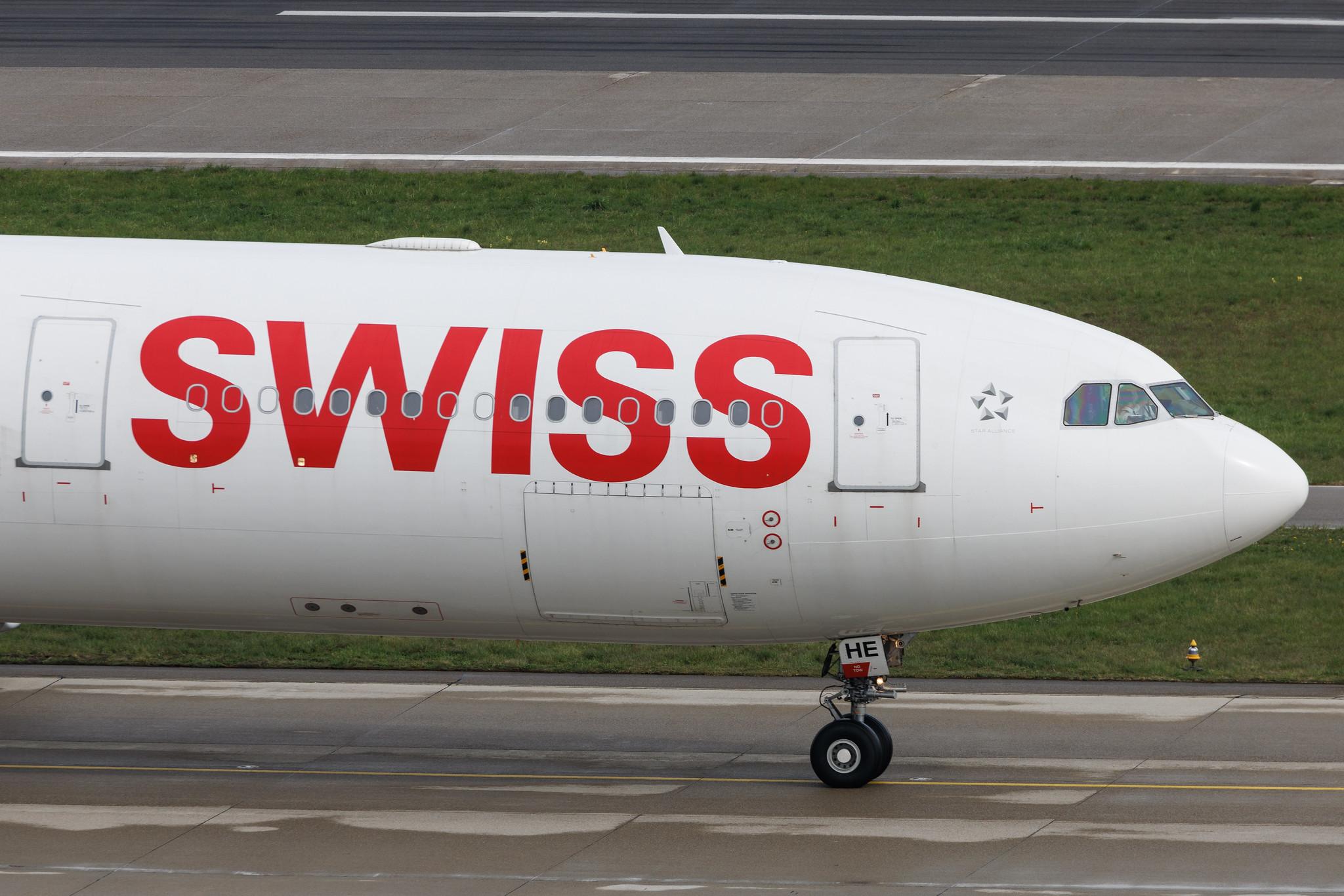 Flughafen Zürich: Swiss (LX / SWR) | Airbus A330-343 A333 | HB-JHE | MSN 1084