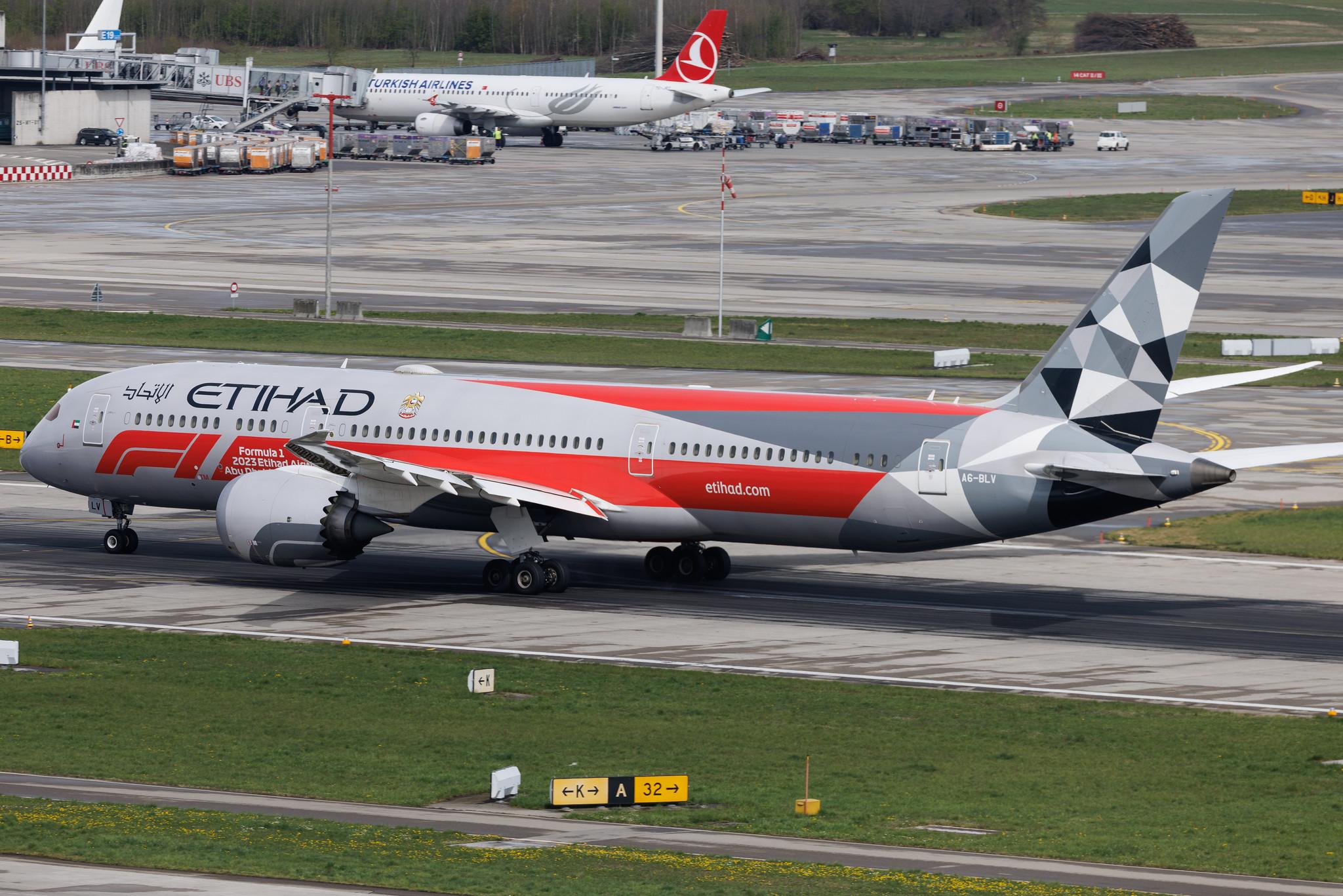Flughafen Zürich: Etihad Airways (EY / ETD) | Livery: Abu Dhabi Grand Prix Livery | Boeing 787-9 Dreamliner B789 | A6-BLV | MSN 39676