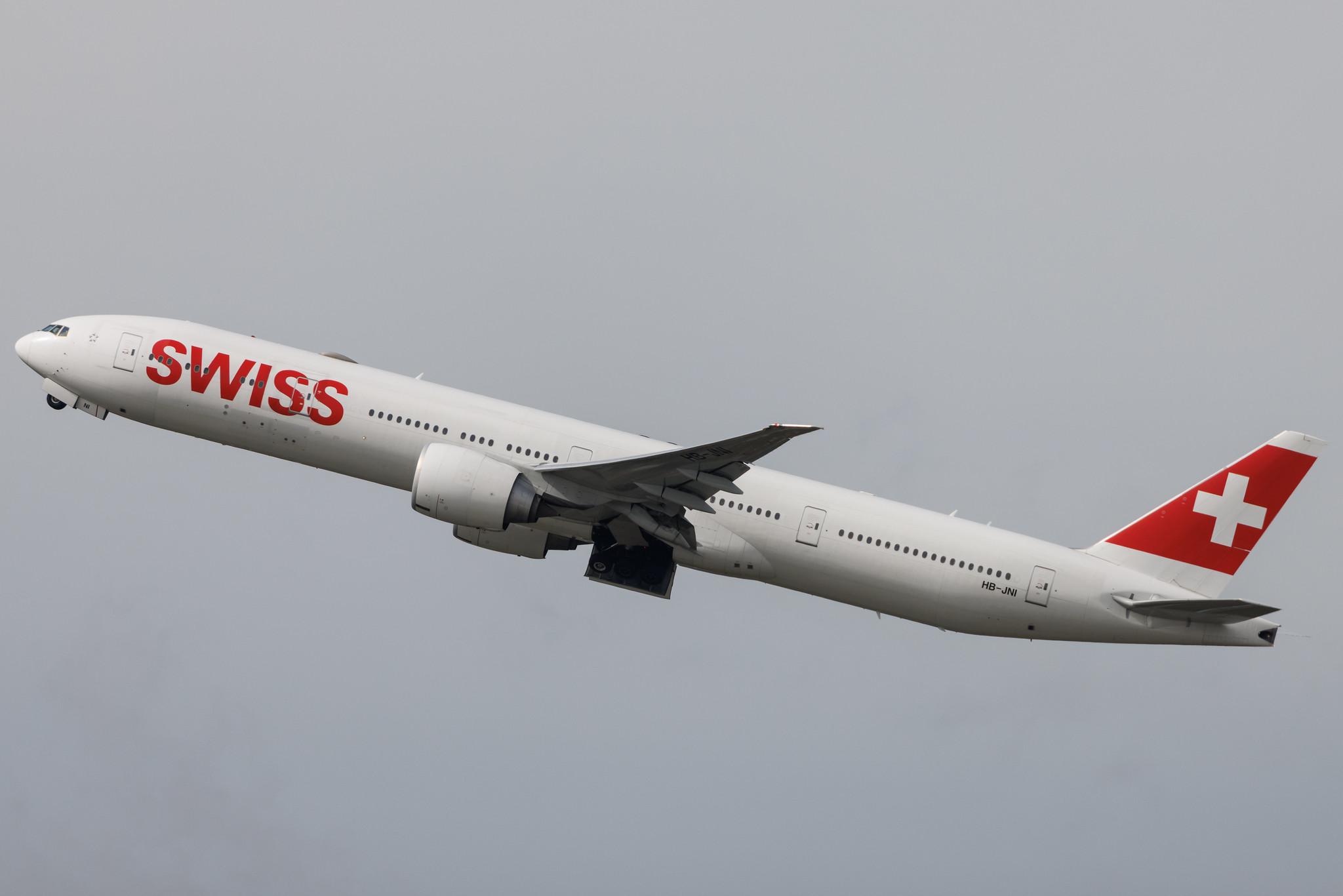 Flughafen Zürich: Swiss (LX / SWR) | Airbus A330-343 A333 | HB-JHI | MSN 1181