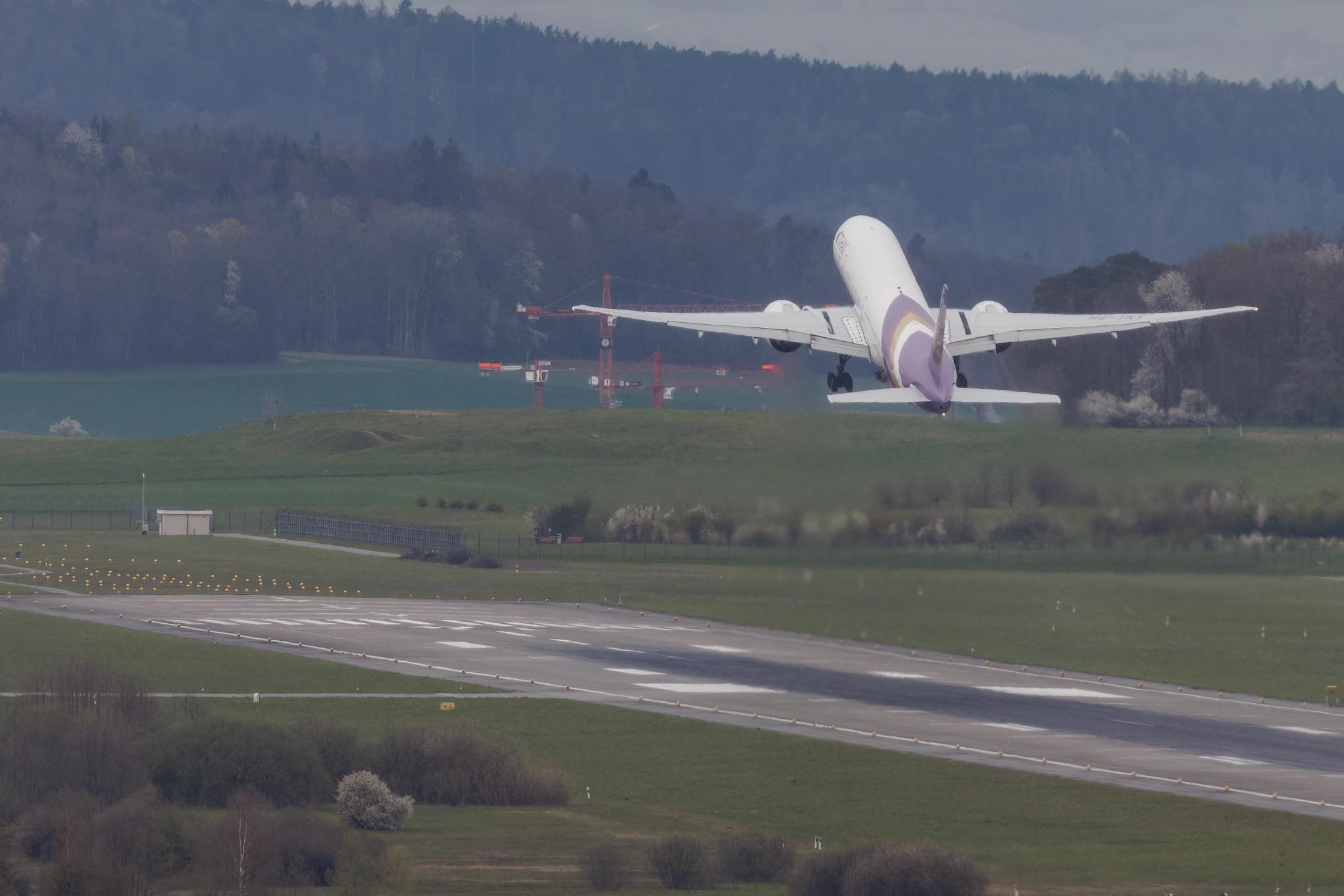 Flughafen Zürich: Thai Airways (TG / THA) | Boeing 777-3D7(ER) B77W | HS-TKY | MSN 42114