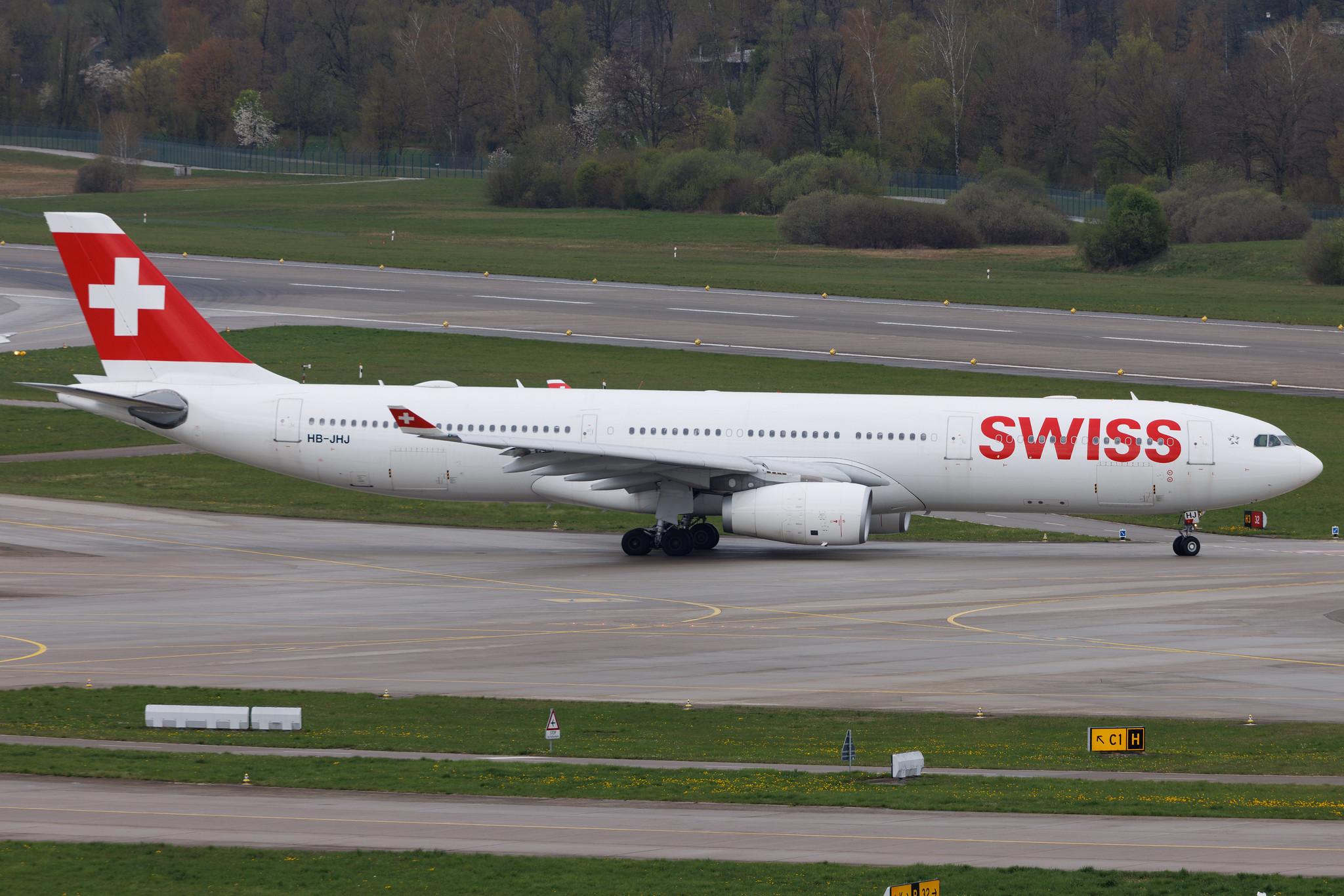 Flughafen Zürich: Swiss (LX / SWR) | Boeing 777-3DE(ER) B77W | HB-JNG | MSN 62752