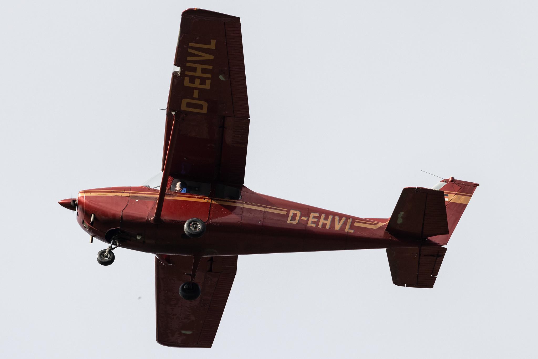 Hamburg Airport: Private owner  | Cessna 172C Skyhawk C172 | D-EHVL | MSN 17249517