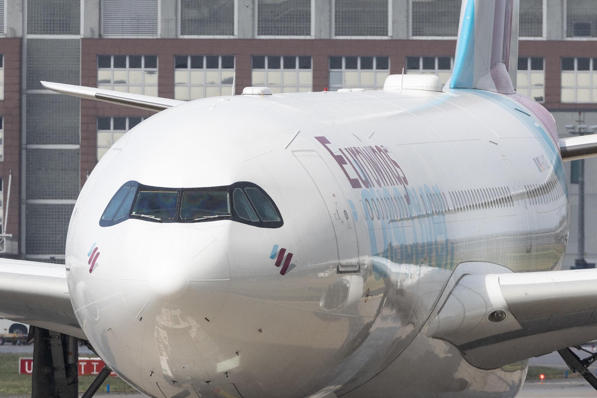 Frankfurt Airport: Eurowings Discover (4Y / OCN) | Airbus A330-203 A332 | D-AXGE | MSN 0612