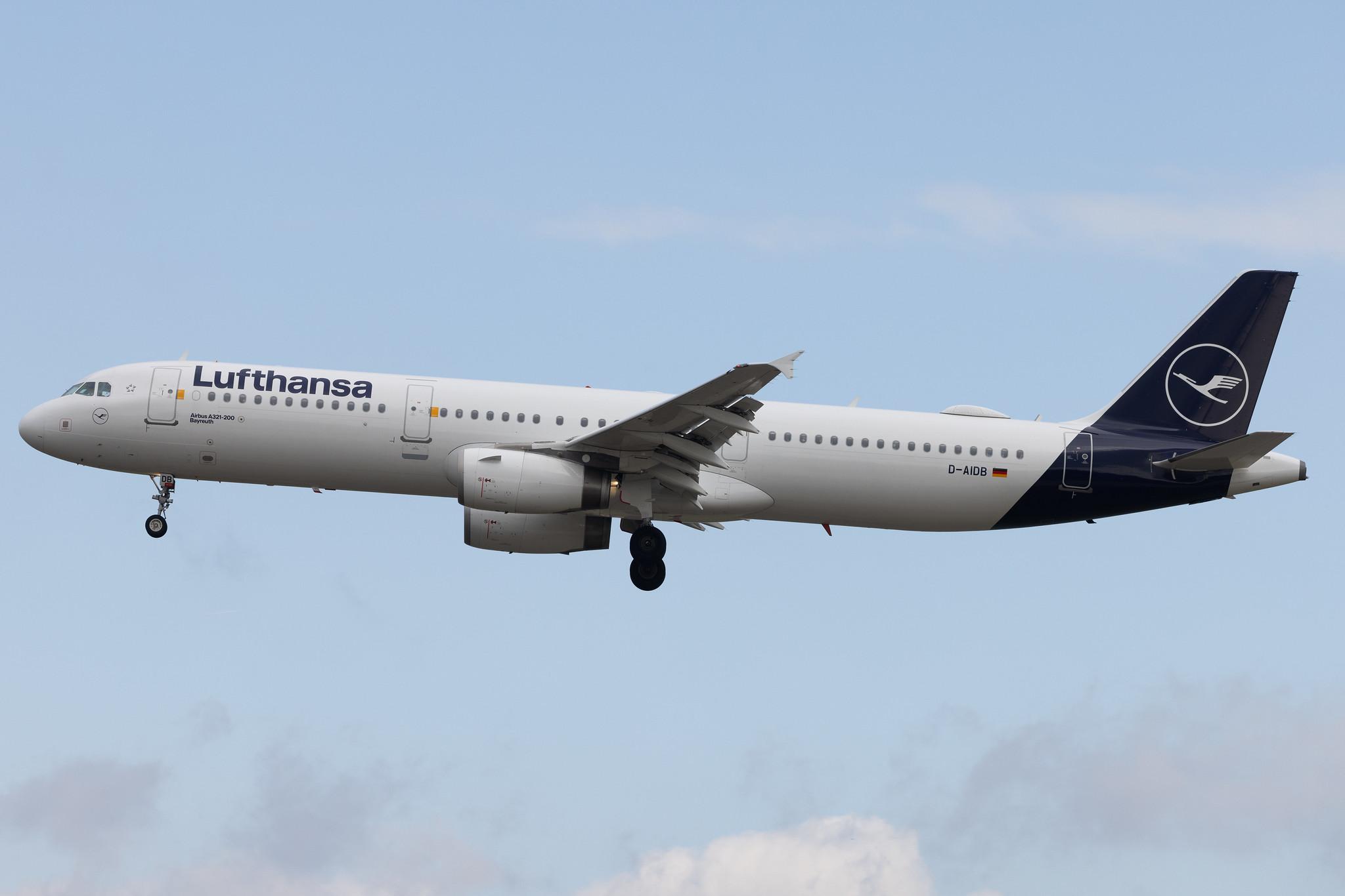 Frankfurt Airport: Lufthansa (LH / DLH) | Airbus A321-231 A321 | D-AIDB | MSN 4545