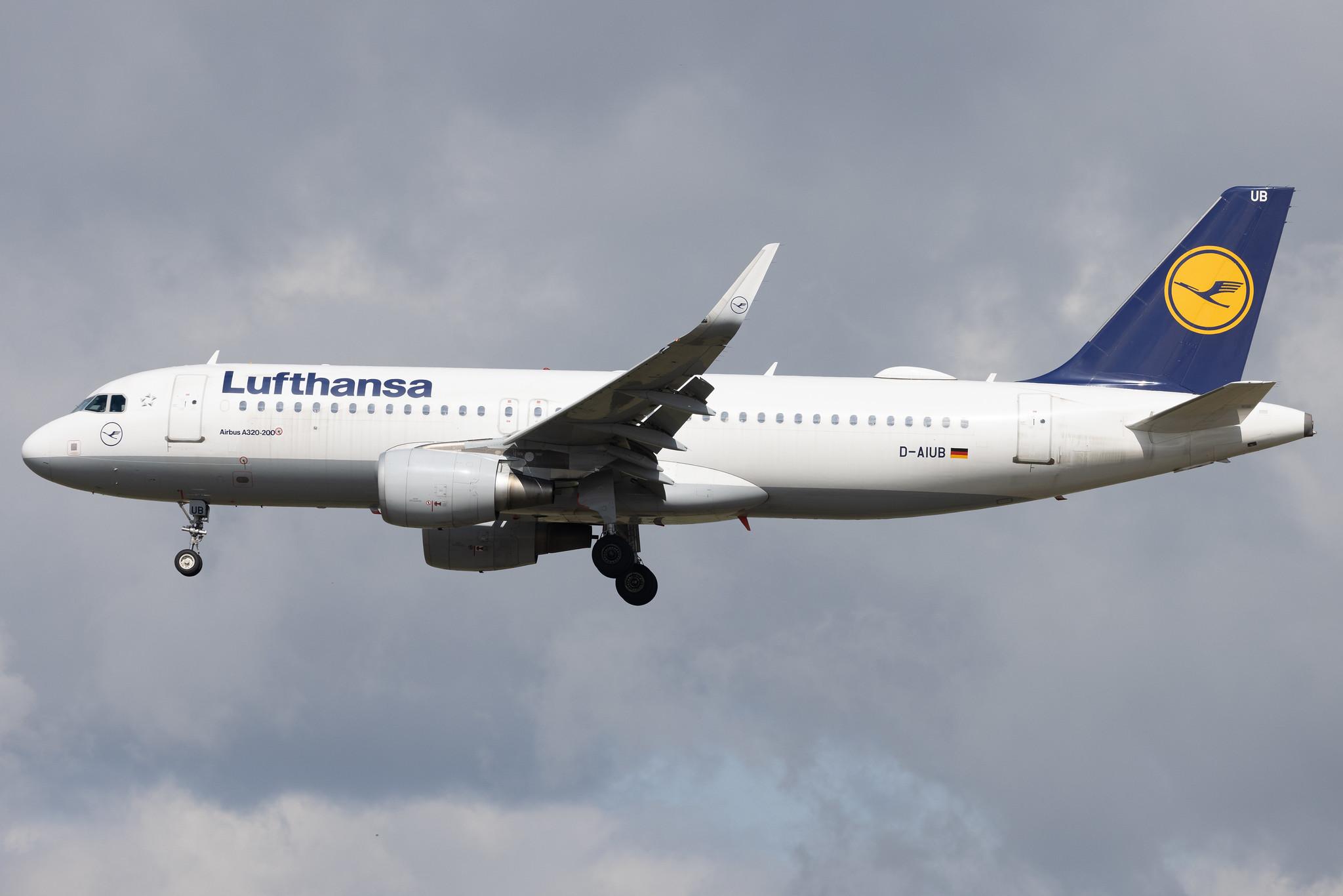 Frankfurt Airport: Lufthansa (LH / DLH) | Airbus A320-214 A320 | D-AIUB | MSN 5972