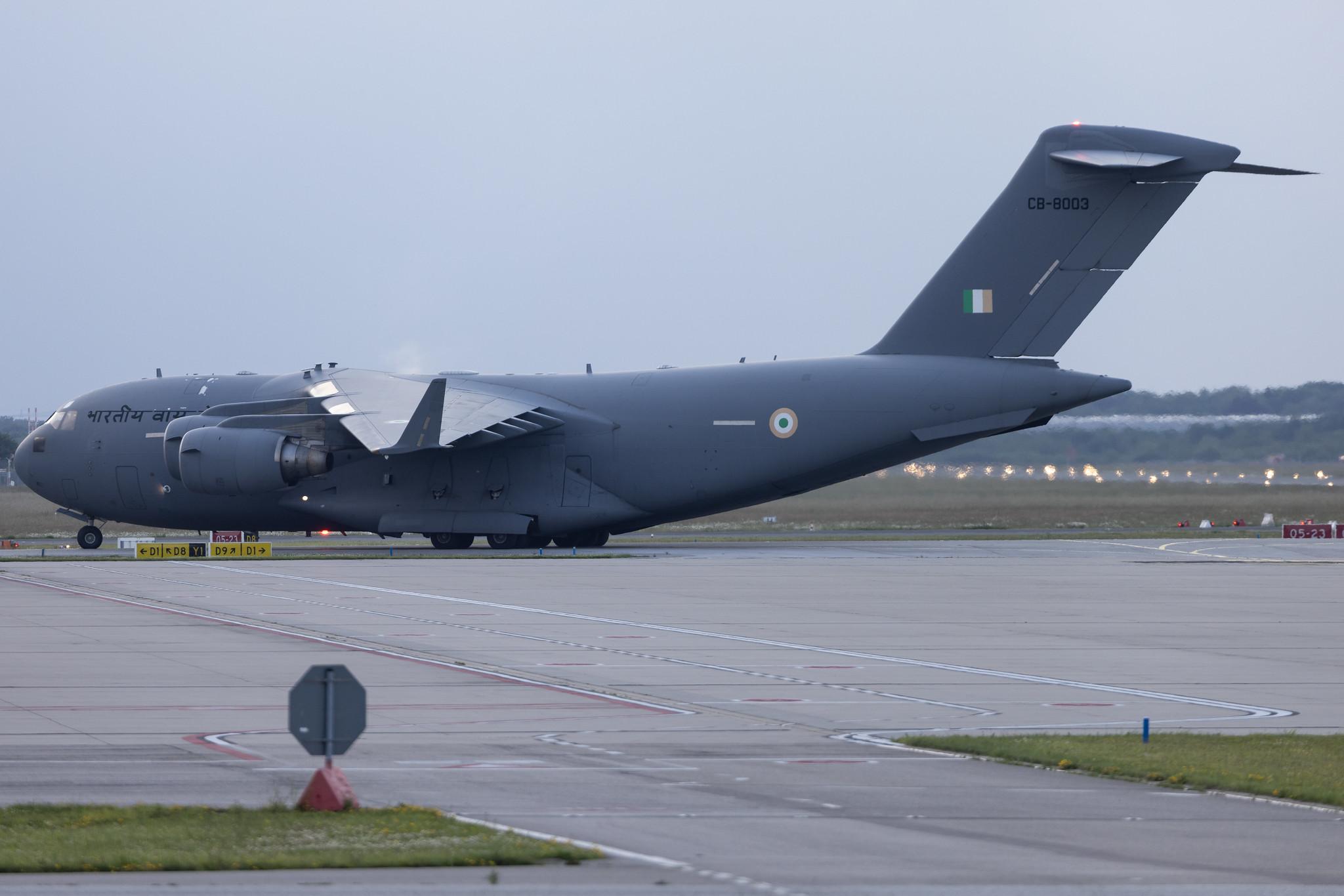 Hamburg Airport: Indian Air Force (/ IFC) | Boeing C-17A Globemaster III C17 | CB-8003 | MSN F-259