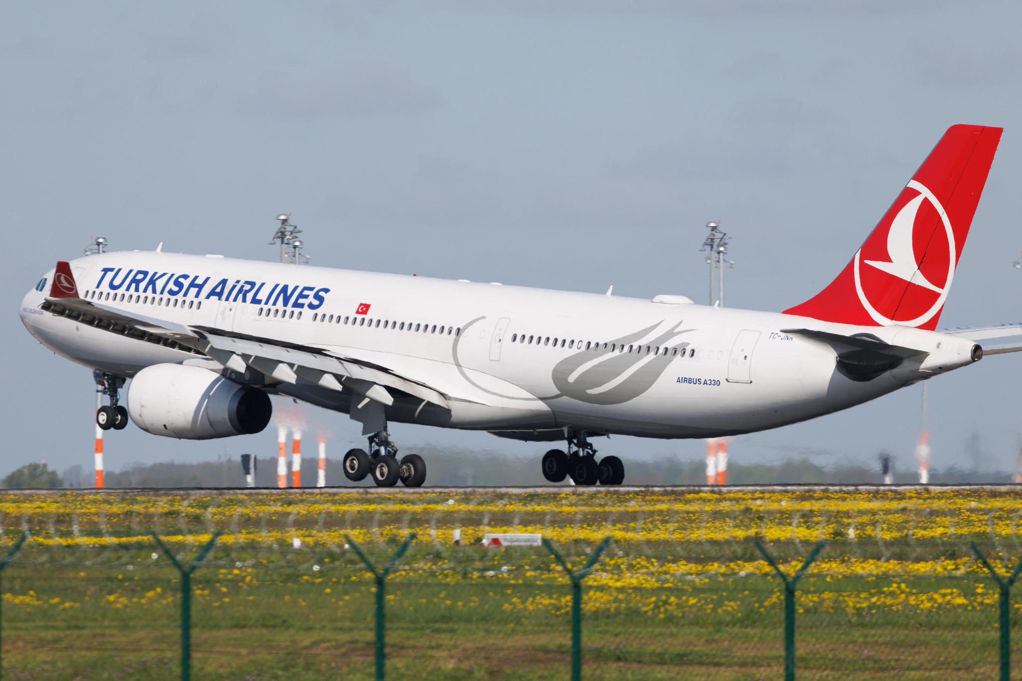 Flughafen Berlin Brandenburg: Turkish Airlines (TK / THY) | Airbus A330-343 A333 | TC-JNR | MSN 1311