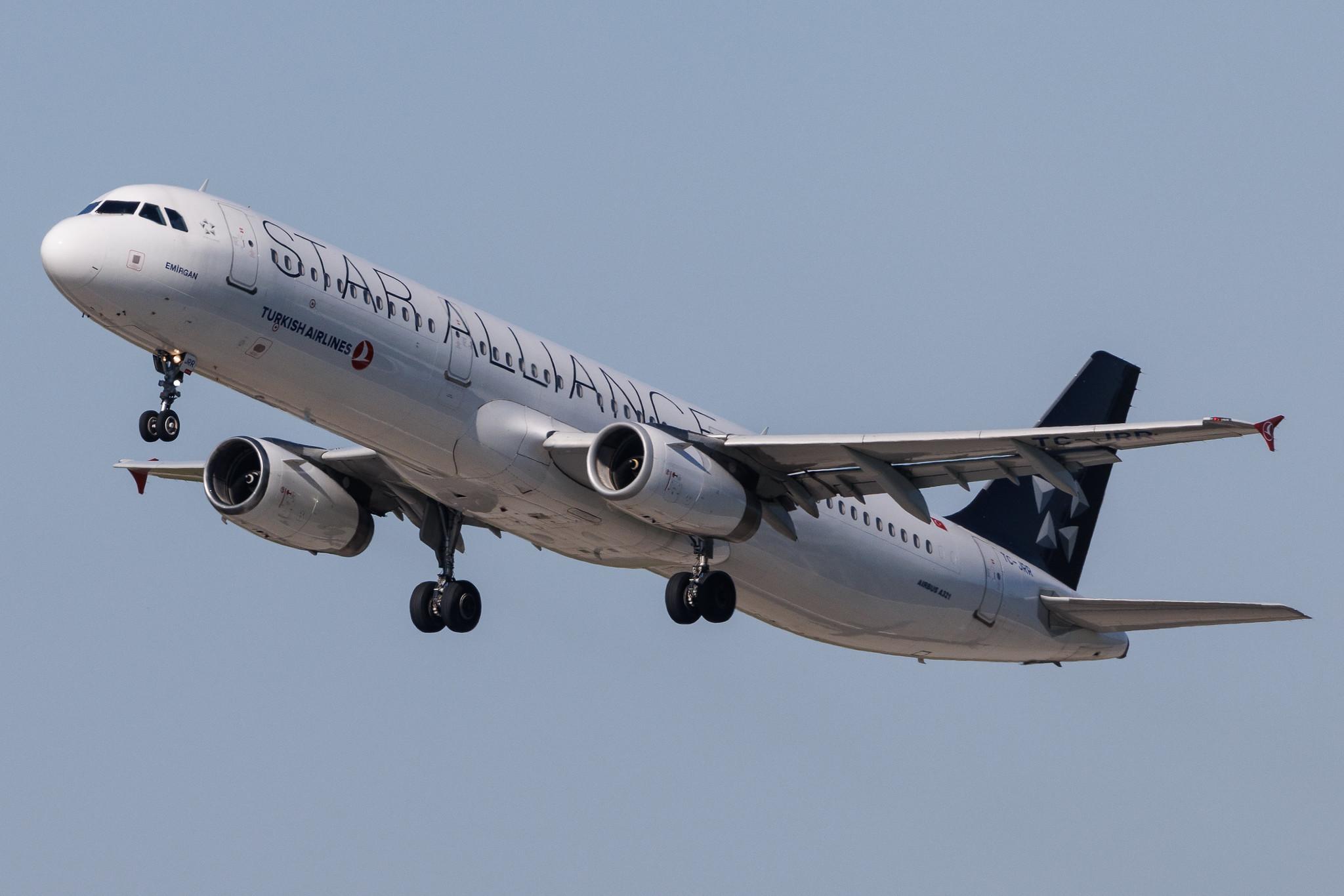 Flughafen Berlin Brandenburg: Turkish Airlines (TK / THY) | Livery: Star Alliance Livery | Airbus A321-231 A321 | TC-JRR | MSN 4706