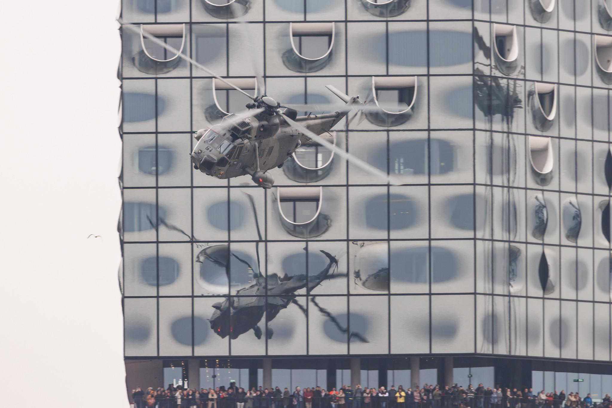 SOS Joint Rescue Operation: German Navy (/ GNY) | Westland Sea King Mk.41 | 89-61 | MSN WA830