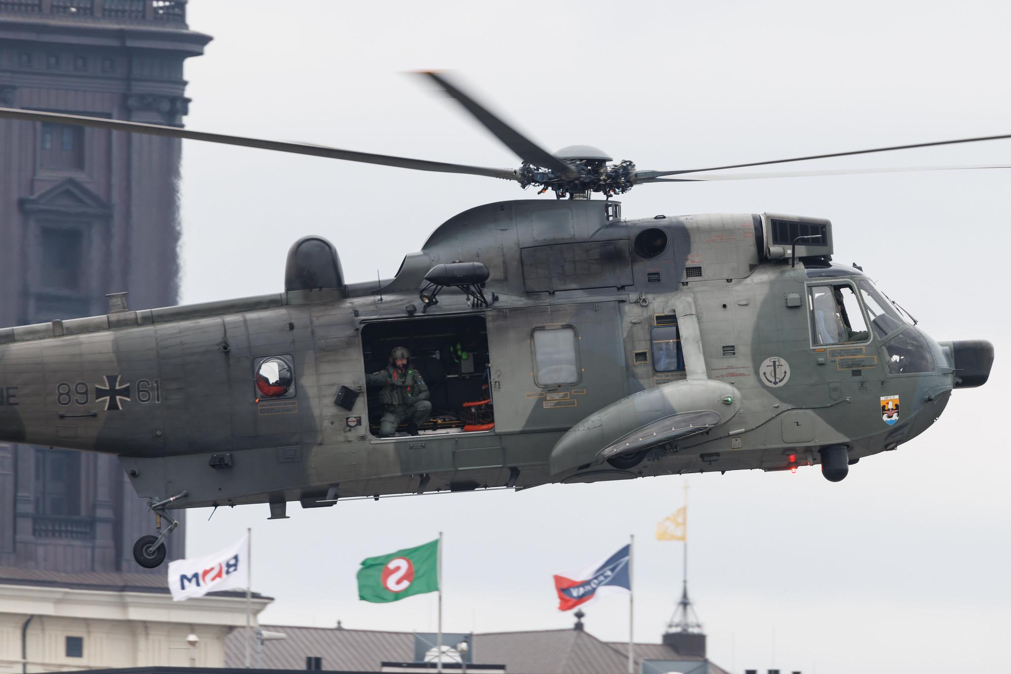 SOS Joint Rescue Operation: German Navy (/ GNY) | Westland Sea King Mk.41 | 89-61 | MSN WA830