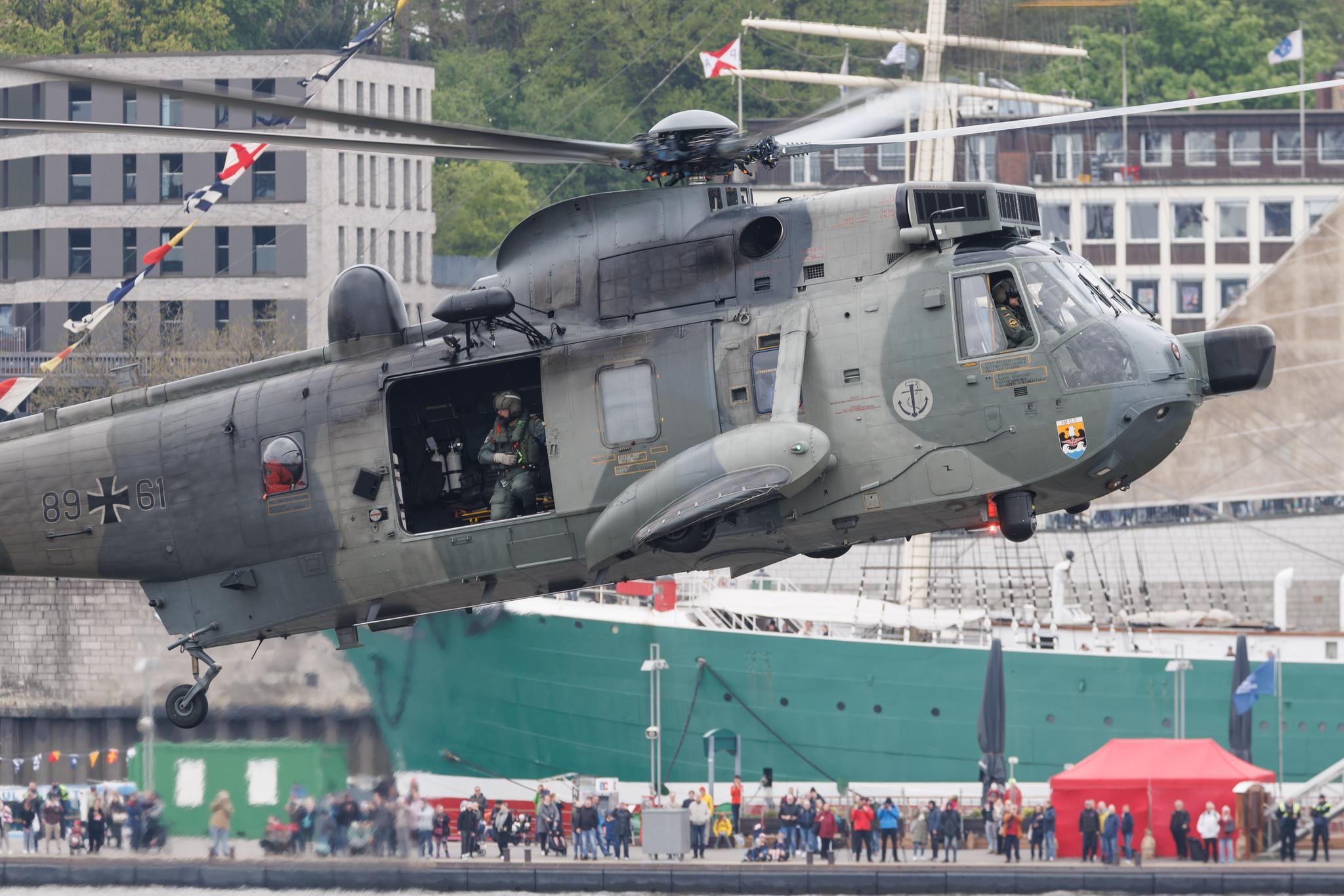 SOS Joint Rescue Operation: German Navy (/ GNY) | Westland Sea King Mk.41 | 89-61 | MSN WA830