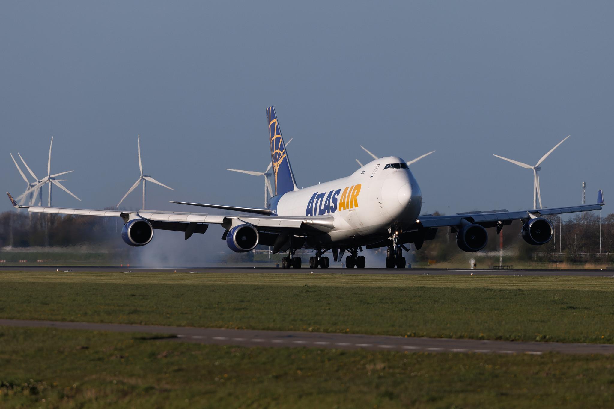 Amsterdam Schiphol: Atlas Air (5Y / GTI) | Boeing 747-47U(F) B744 | N415MC | MSN 32837