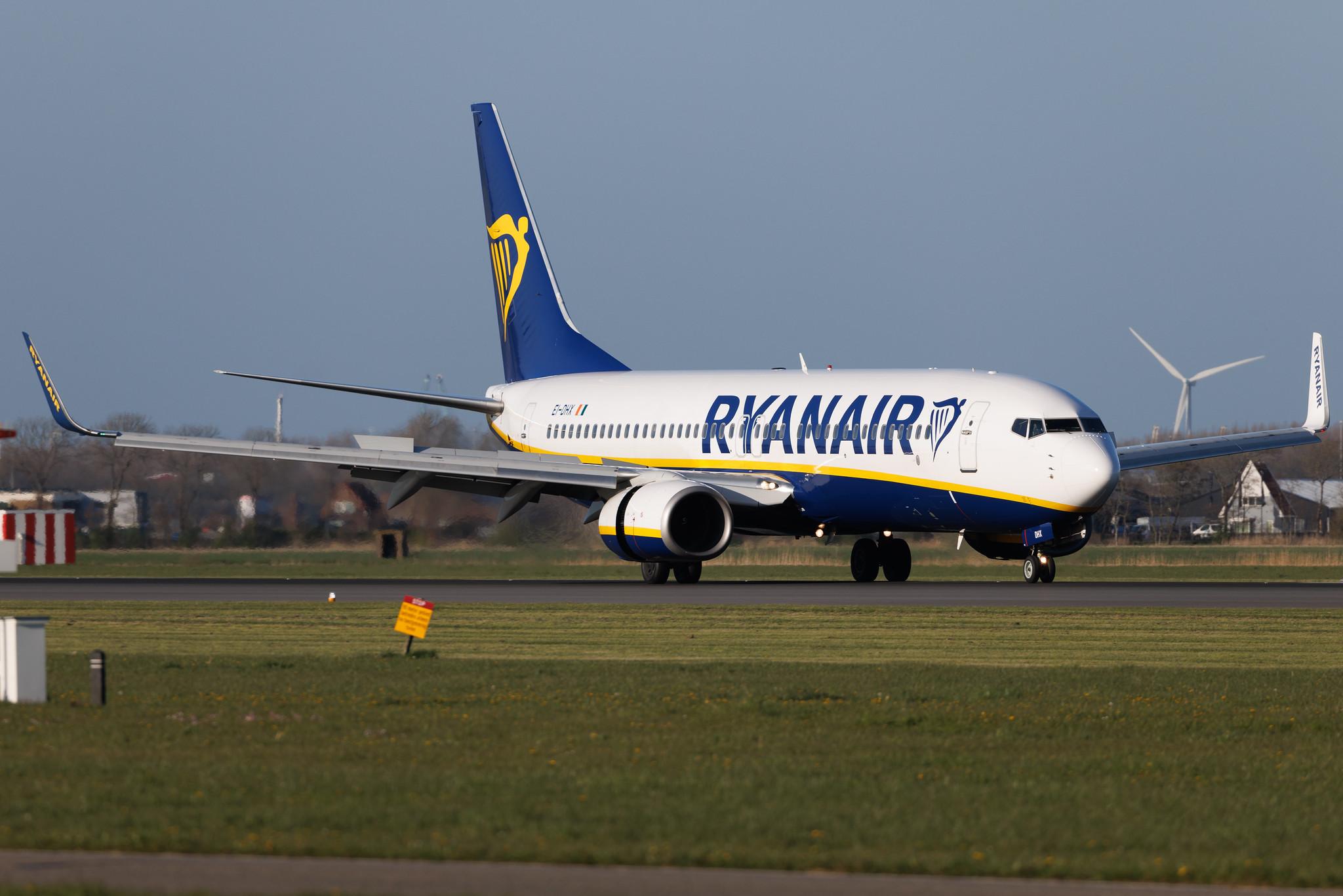 Amsterdam Schiphol: Ryanair (FR / RYR) | Boeing 737-8AS B738 | EI-DHX | MSN 33585