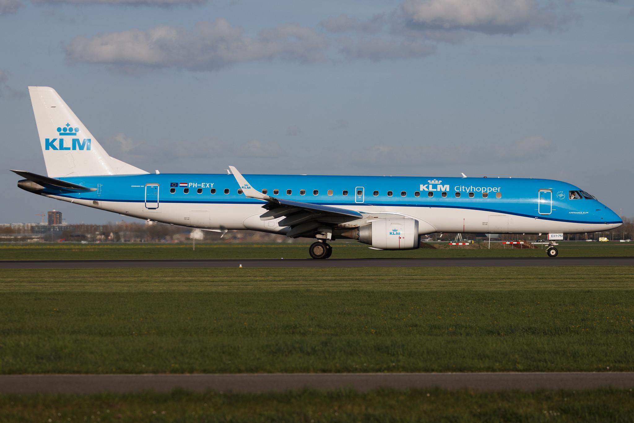 Amsterdam Schiphol: KLM (KL / KLM) | Operator: KLM Cityhopper | Embraer E190STD E190 | PH-EXY | MSN 19000751