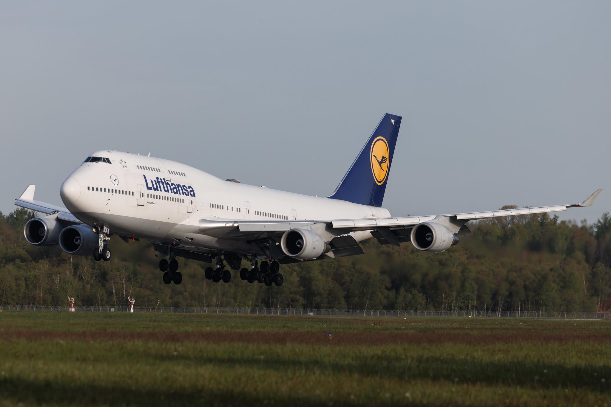 Hamburg Airport: Lufthansa (LH / DLH) | Boeing 747-430 B744 | D-ABVX | MSN 29868