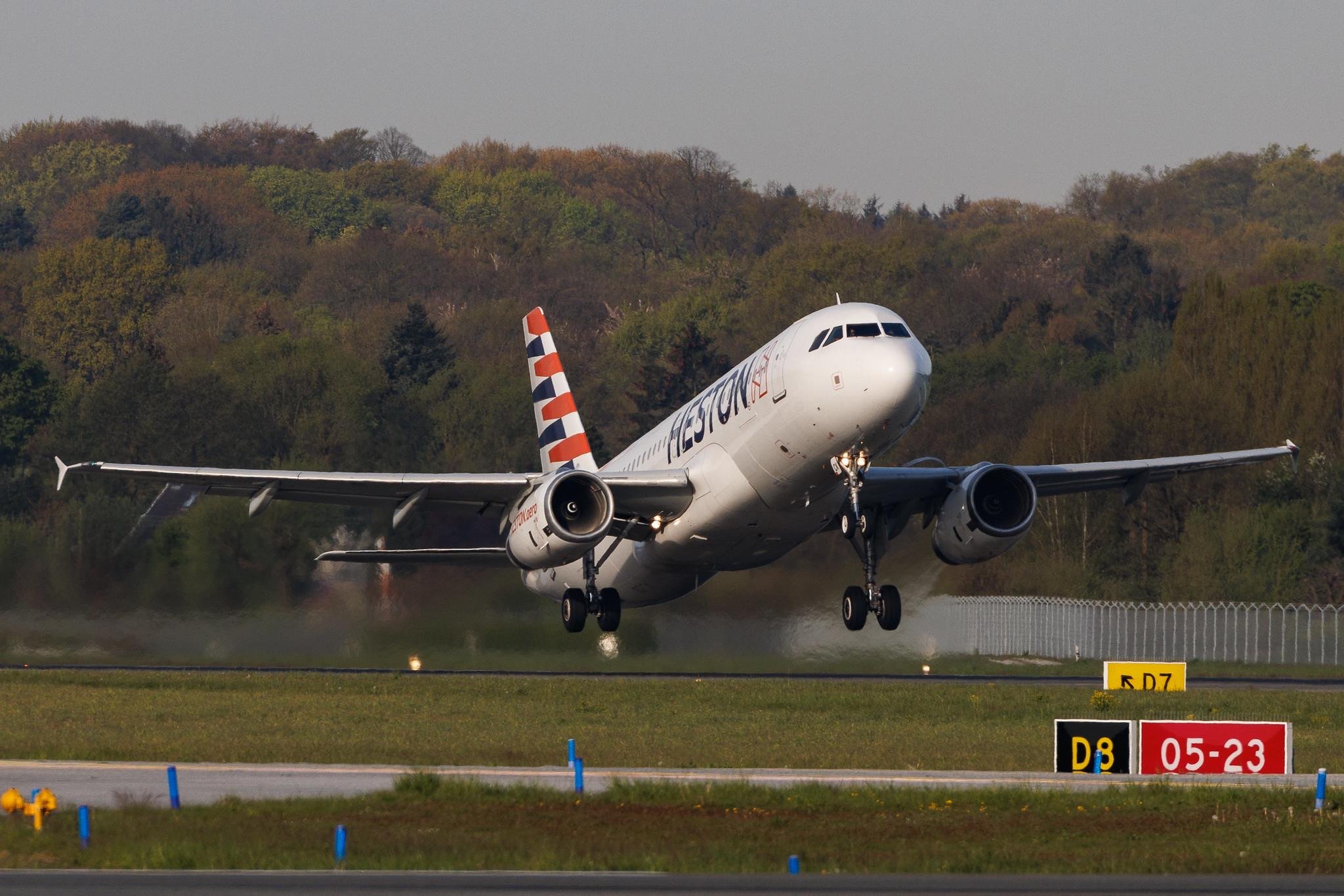 Hamburg Airport: Heston Airlines (HN / HST) | Airbus A320-232 A320 | LY-CCK | MSN 2210