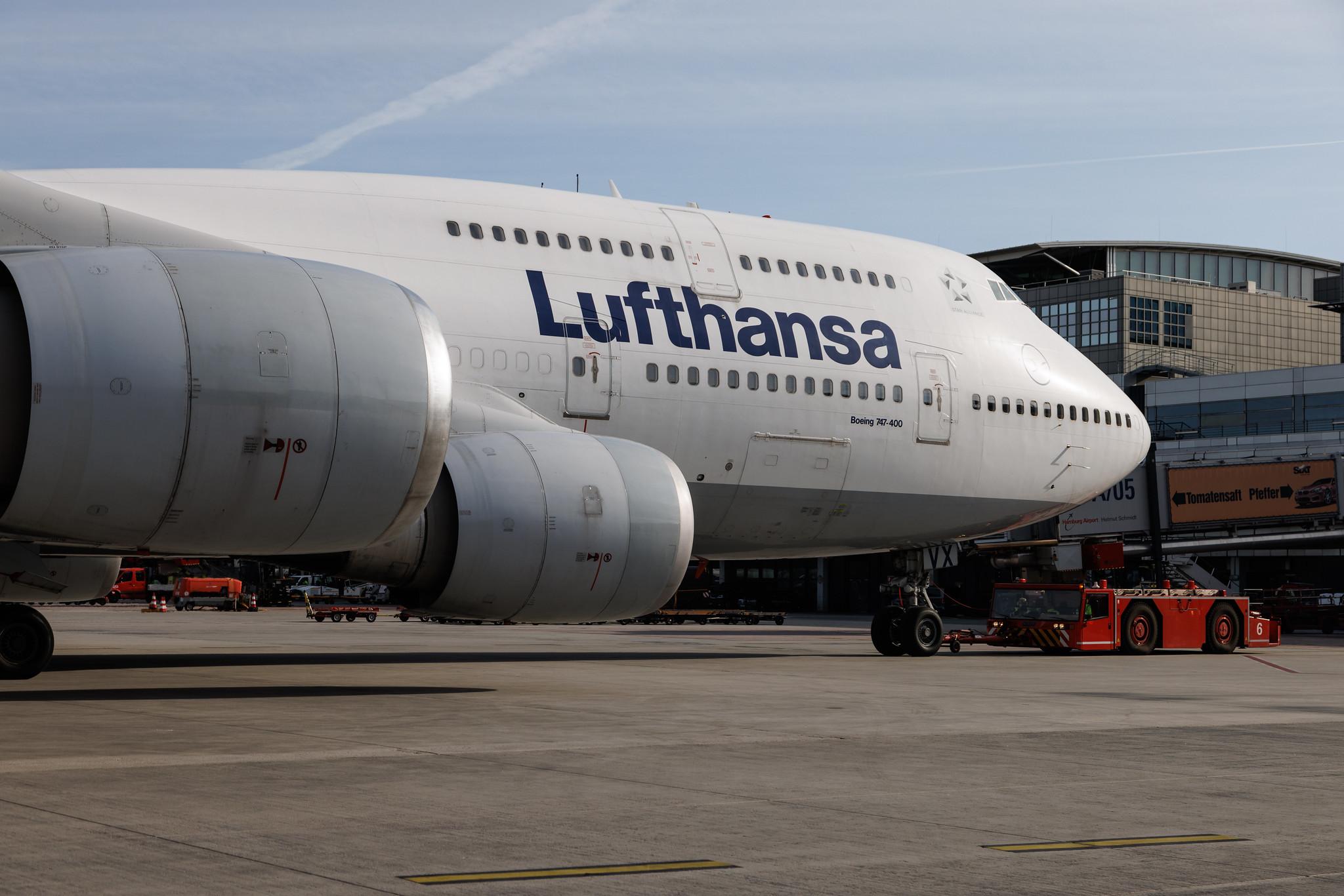 Hamburg Airport: Lufthansa (LH / DLH) | Boeing 747-430 B744 | D-ABVX | MSN 29868