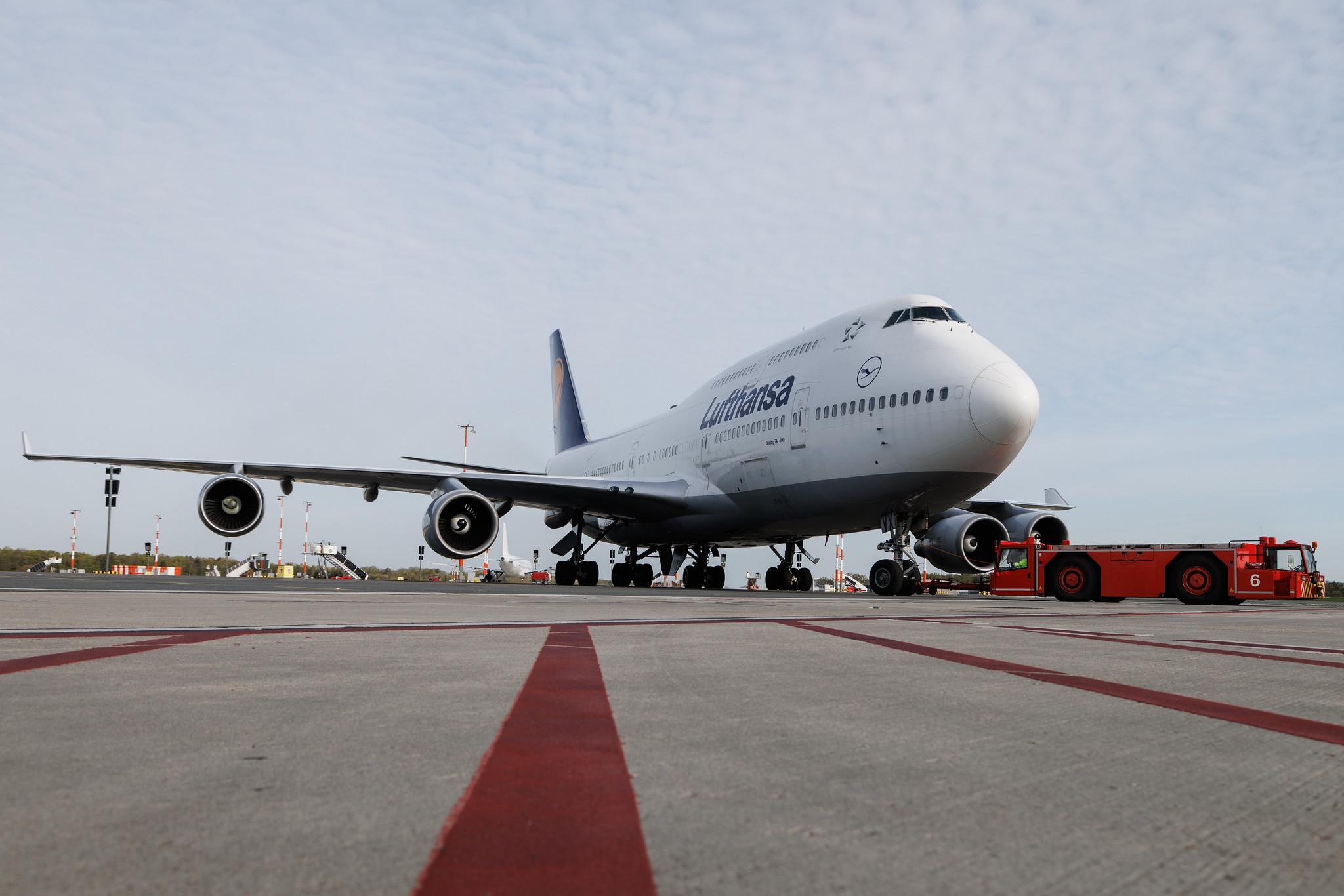 Hamburg Airport: Lufthansa (LH / DLH) | Boeing 747-430 B744 | D-ABVX | MSN 29868