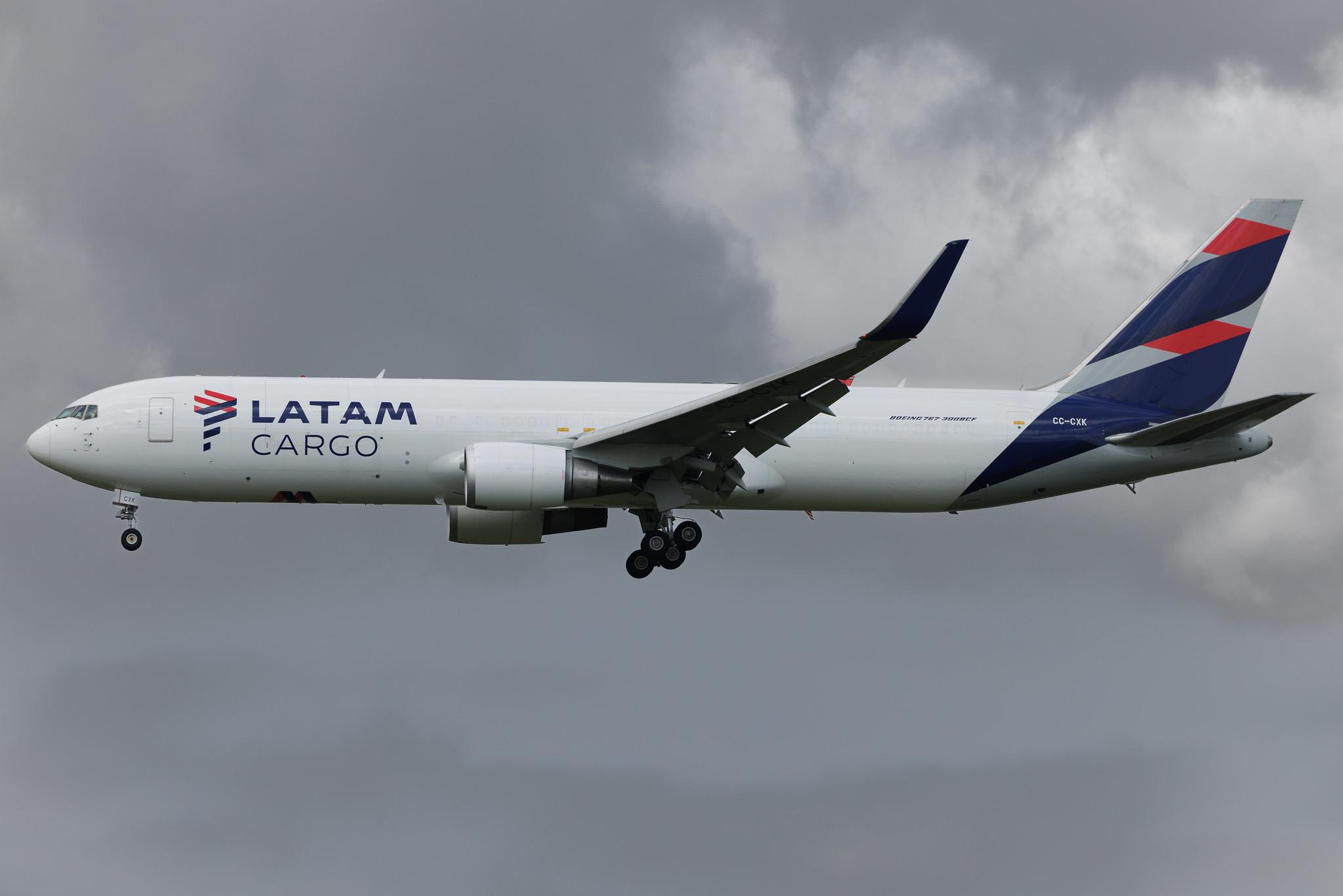 Amsterdam Schiphol: LATAM Cargo (UC / LCO) | Operator: LATAM Cargo Colombia | Boeing 767-316(ER)(BCF) B763 | CC-CXK | MSN 37802