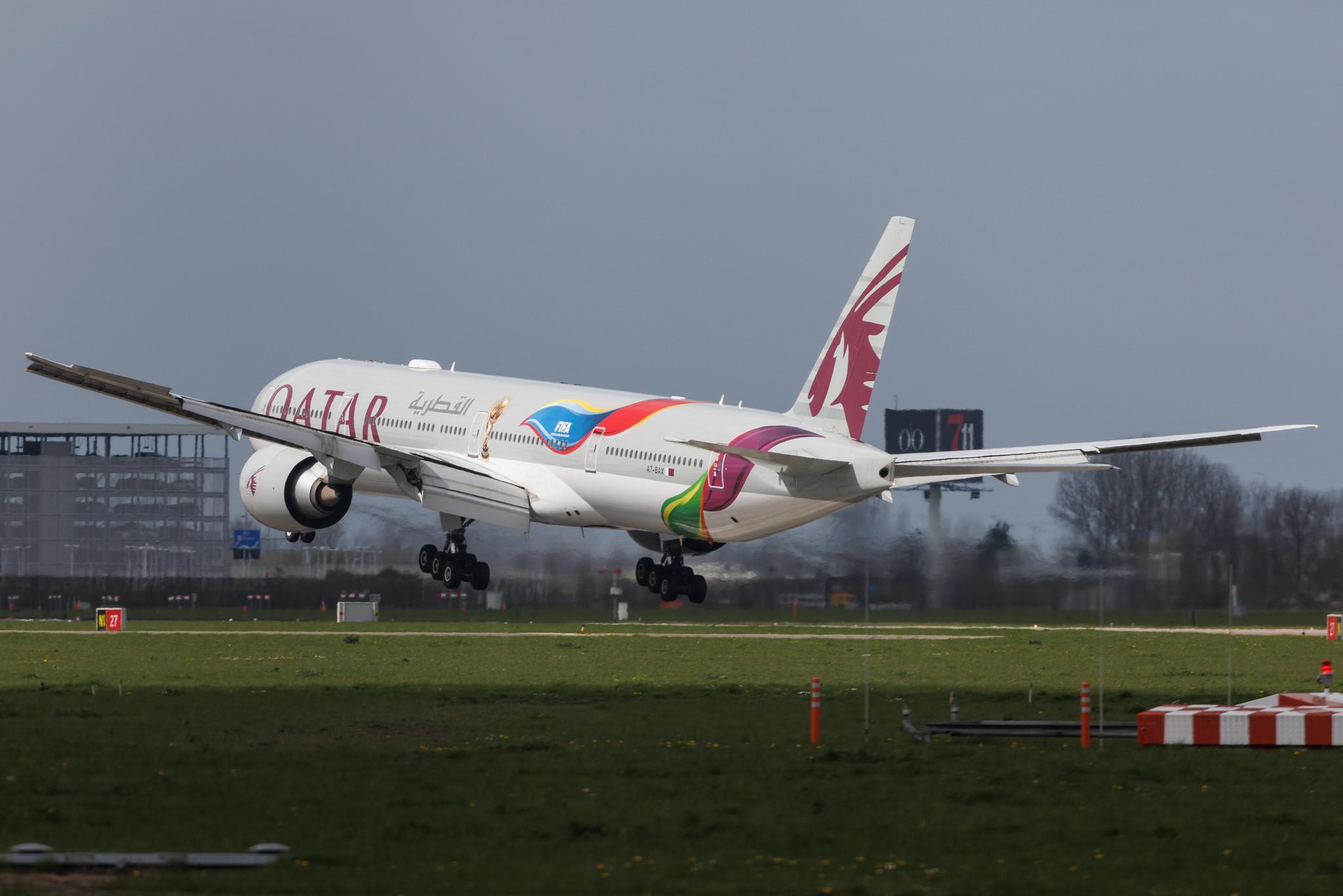 Amsterdam Schiphol: Qatar Airways (QR / QTR) | Livery: FIFA World Cup 2022 Livery | Boeing 777-3DZ(ER) B77W | A7-BAX | MSN 41780