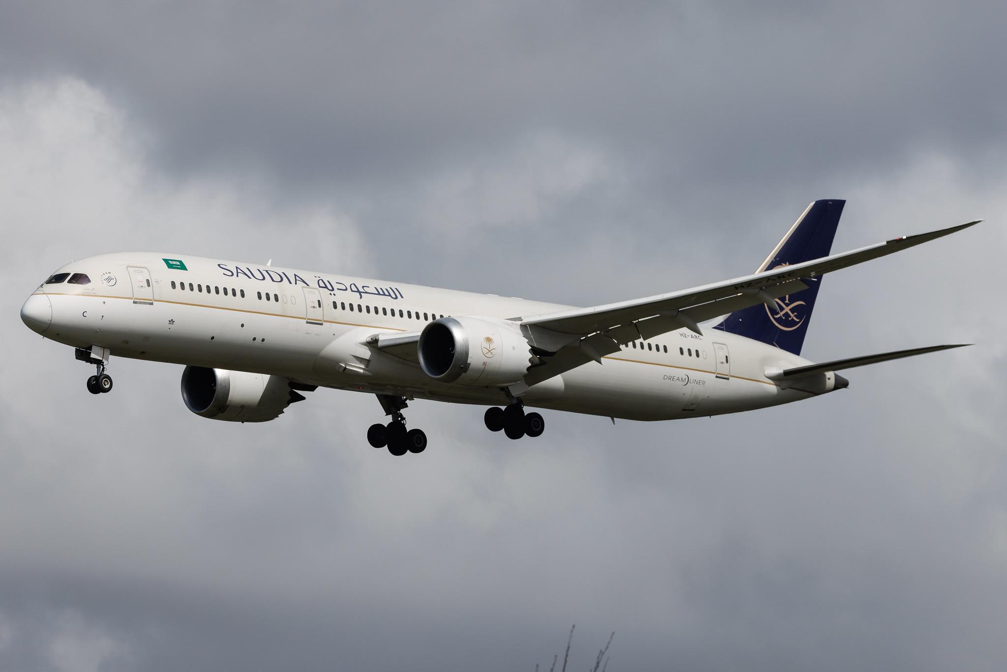 Amsterdam Schiphol: Saudia (SV / SVA) | Boeing 787-9 Dreamliner B789 | HZ-ARC | MSN 41546