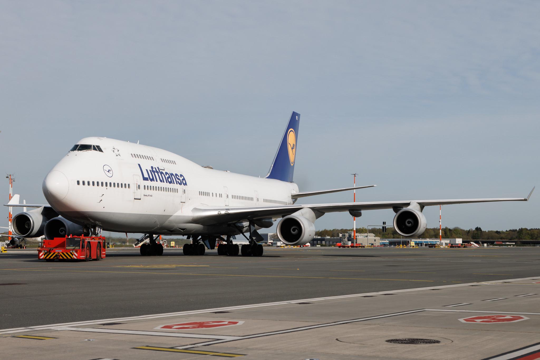 Hamburg Airport: Lufthansa (LH / DLH) | Boeing 747-430 B744 | D-ABVX | MSN 29868