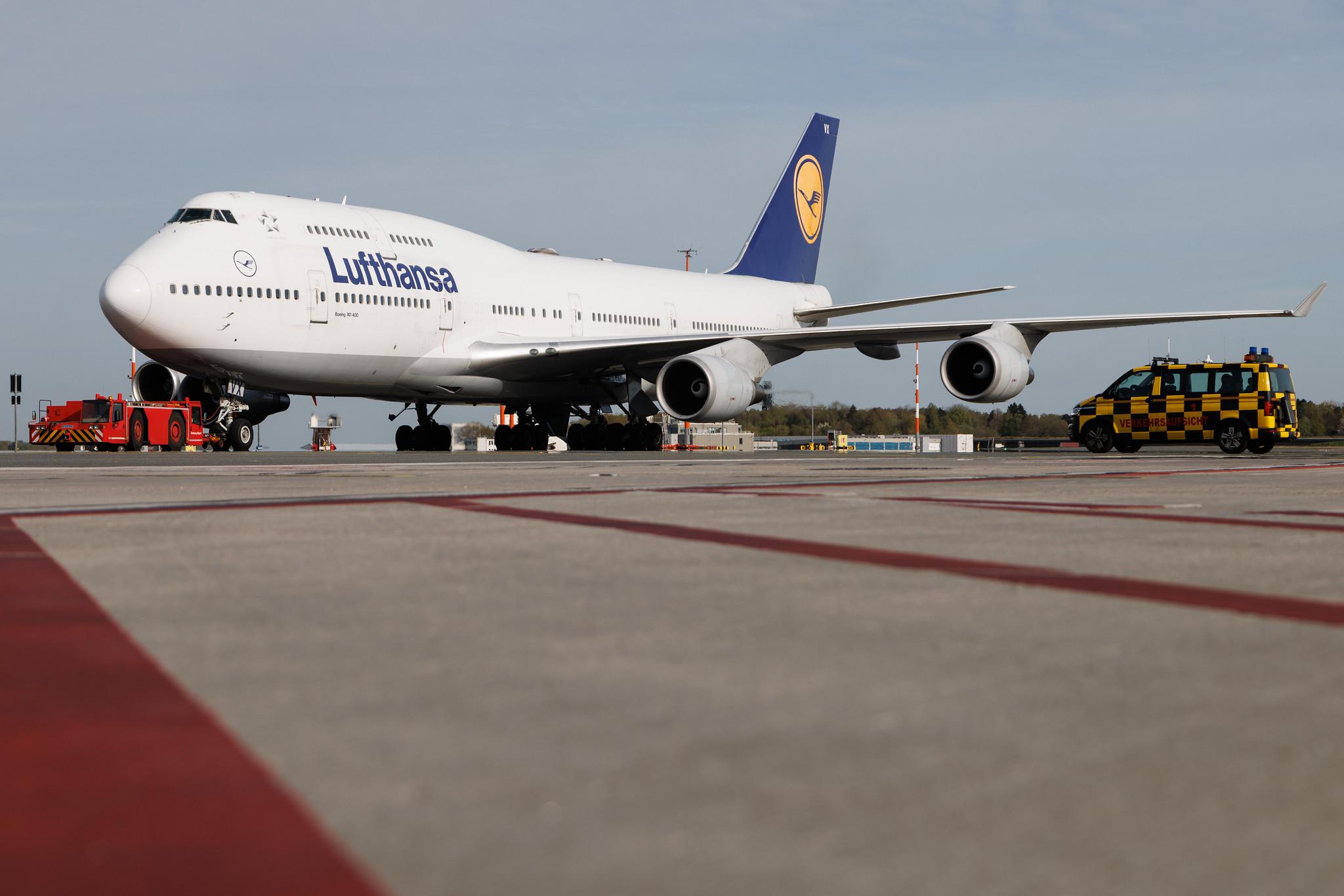 Hamburg Airport: Lufthansa (LH / DLH) | Boeing 747-430 B744 | D-ABVX | MSN 29868