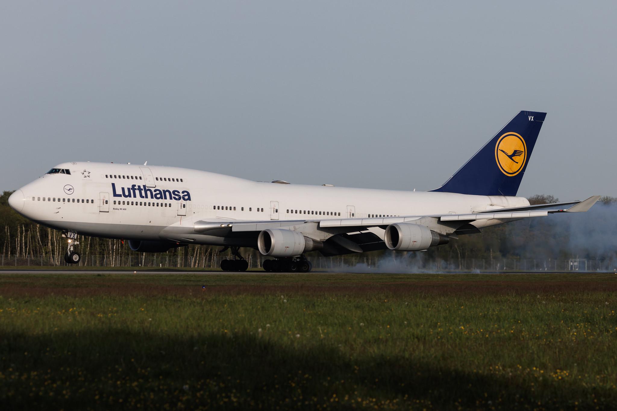 Hamburg Airport: Lufthansa (LH / DLH) | Boeing 747-430 B744 | D-ABVX | MSN 29868