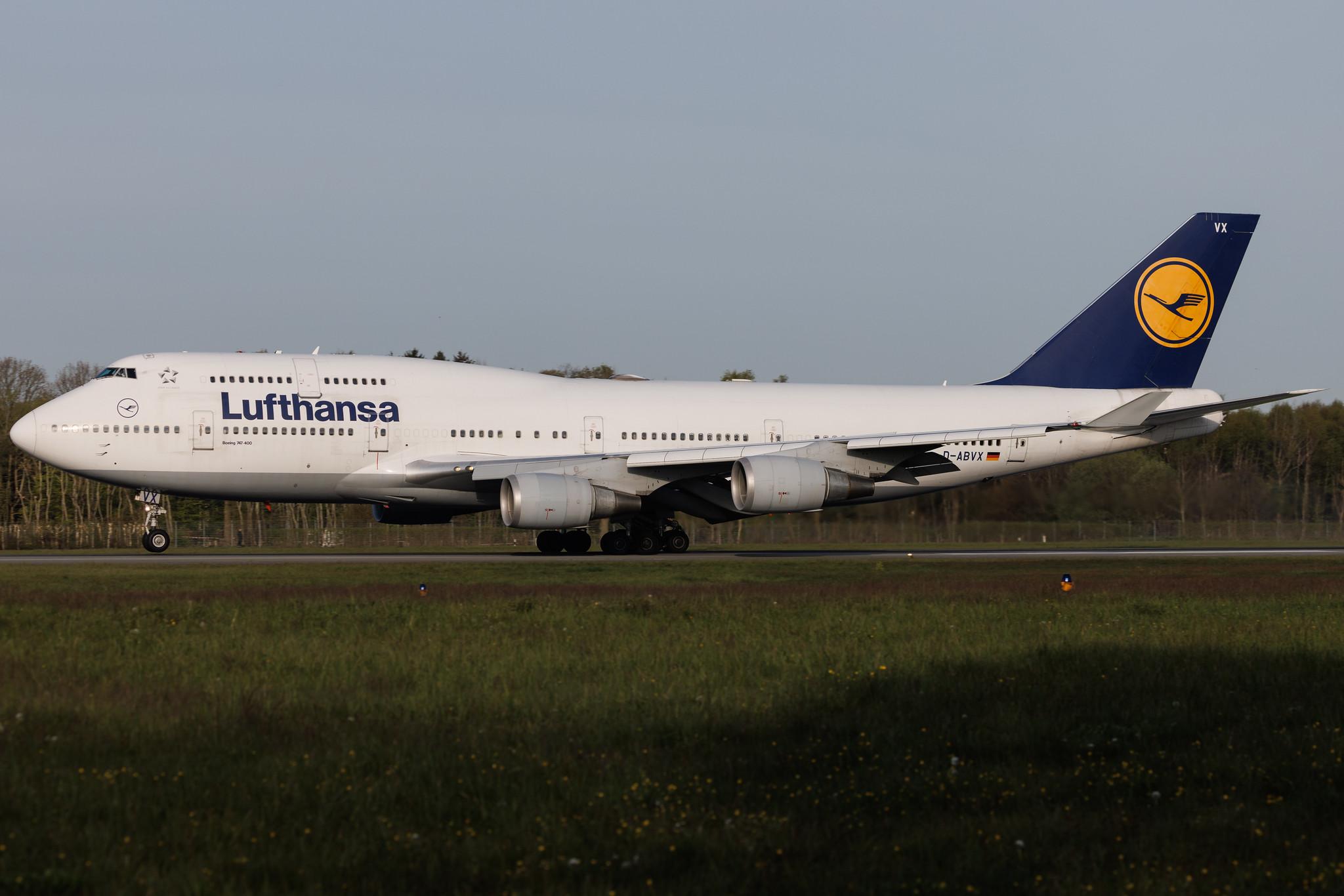 Hamburg Airport: Lufthansa (LH / DLH) | Boeing 747-430 B744 | D-ABVX | MSN 29868