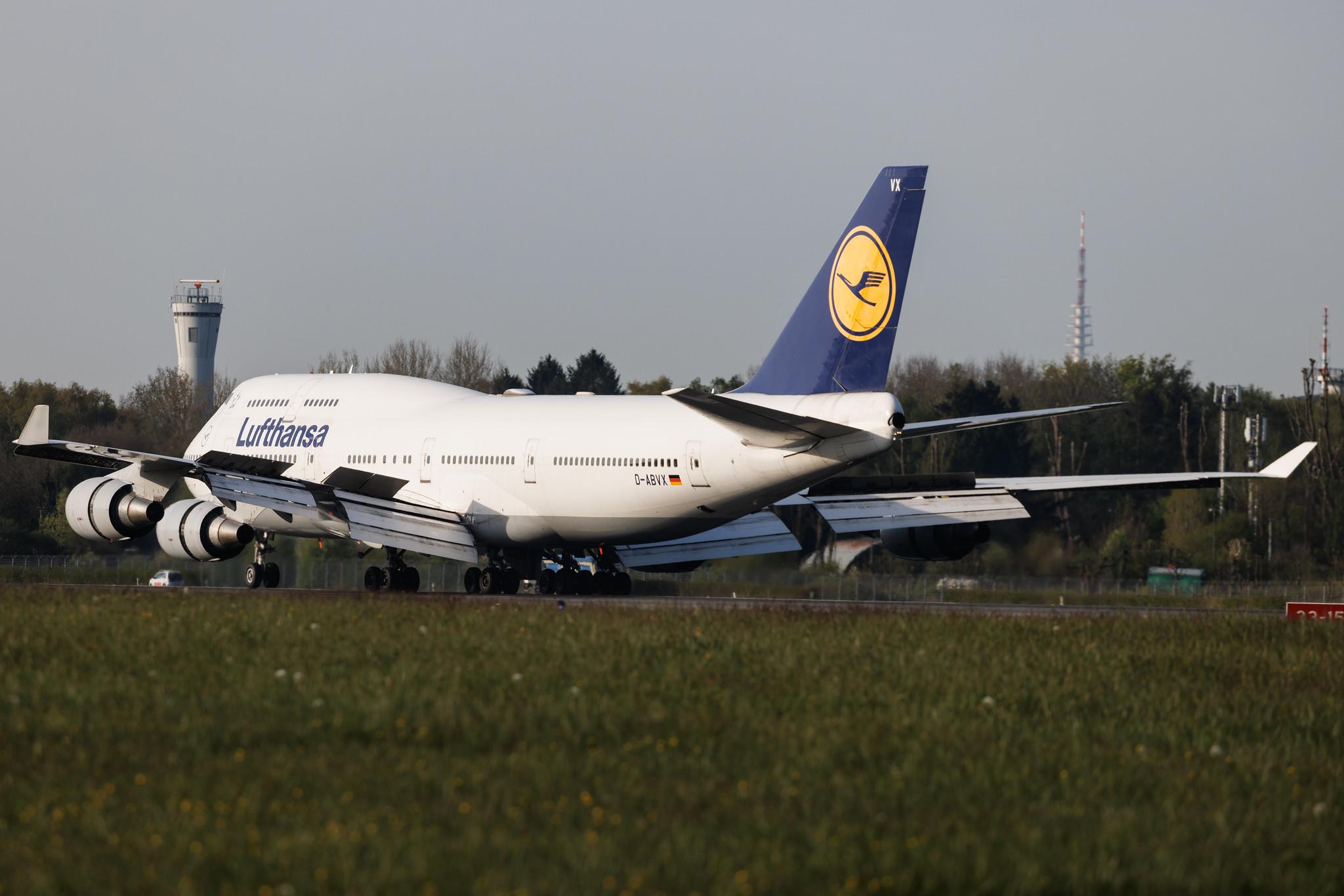 Hamburg Airport: Lufthansa (LH / DLH) | Boeing 747-430 B744 | D-ABVX | MSN 29868