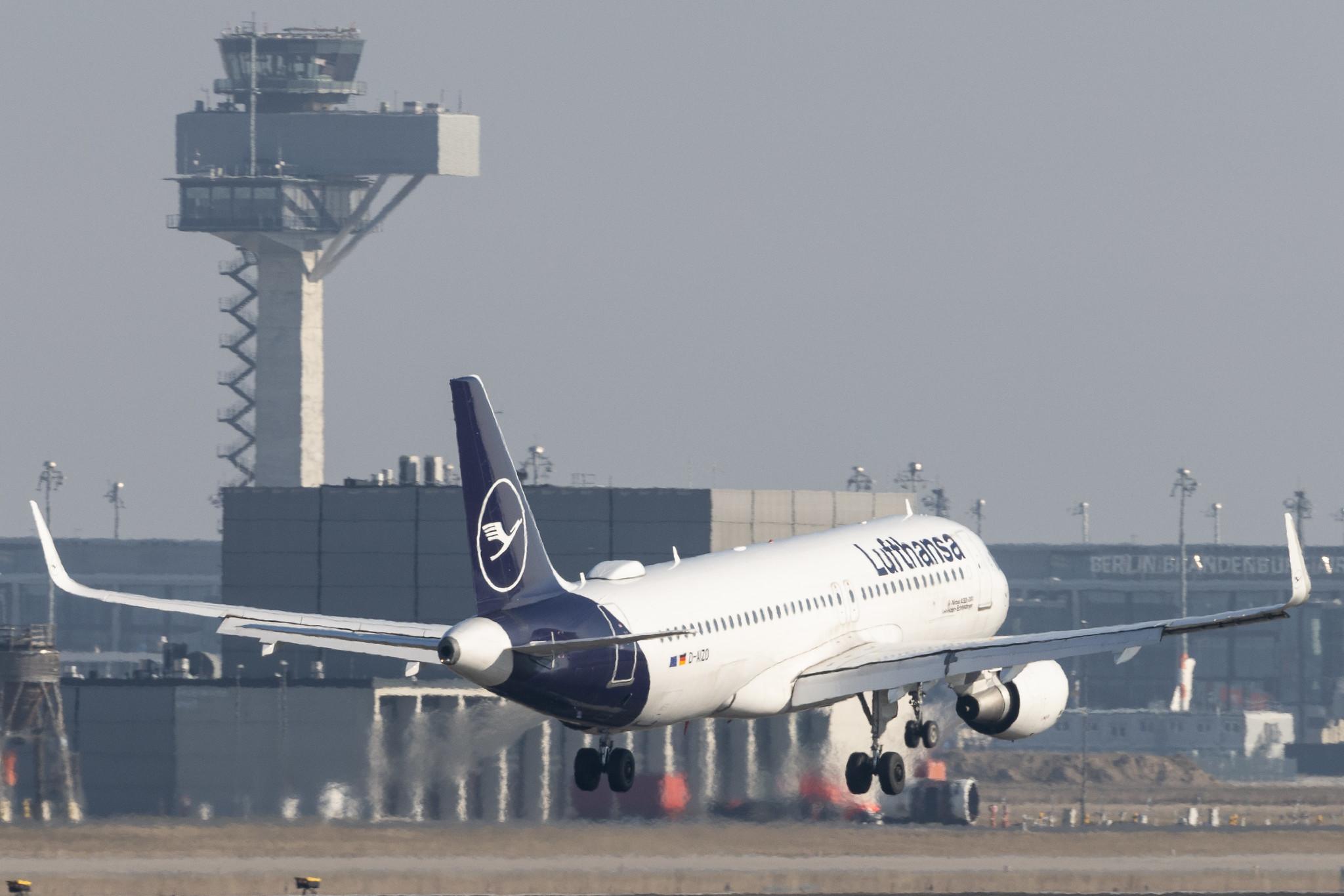Flughafen Berlin Brandenburg: Lufthansa (LH / DLH) |  Airbus A320-214 A320 | D-AIZO | MSN 5441