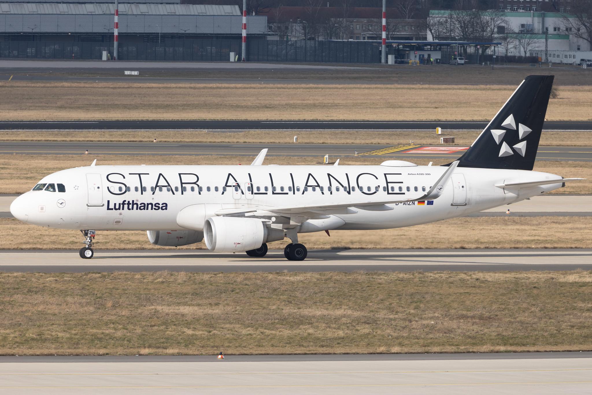 Flughafen Berlin Brandenburg: Lufthansa (LH / DLH) | Livery: Star Alliance Livery | Airbus A320-214 A320 | D-AIZN | MSN 5425